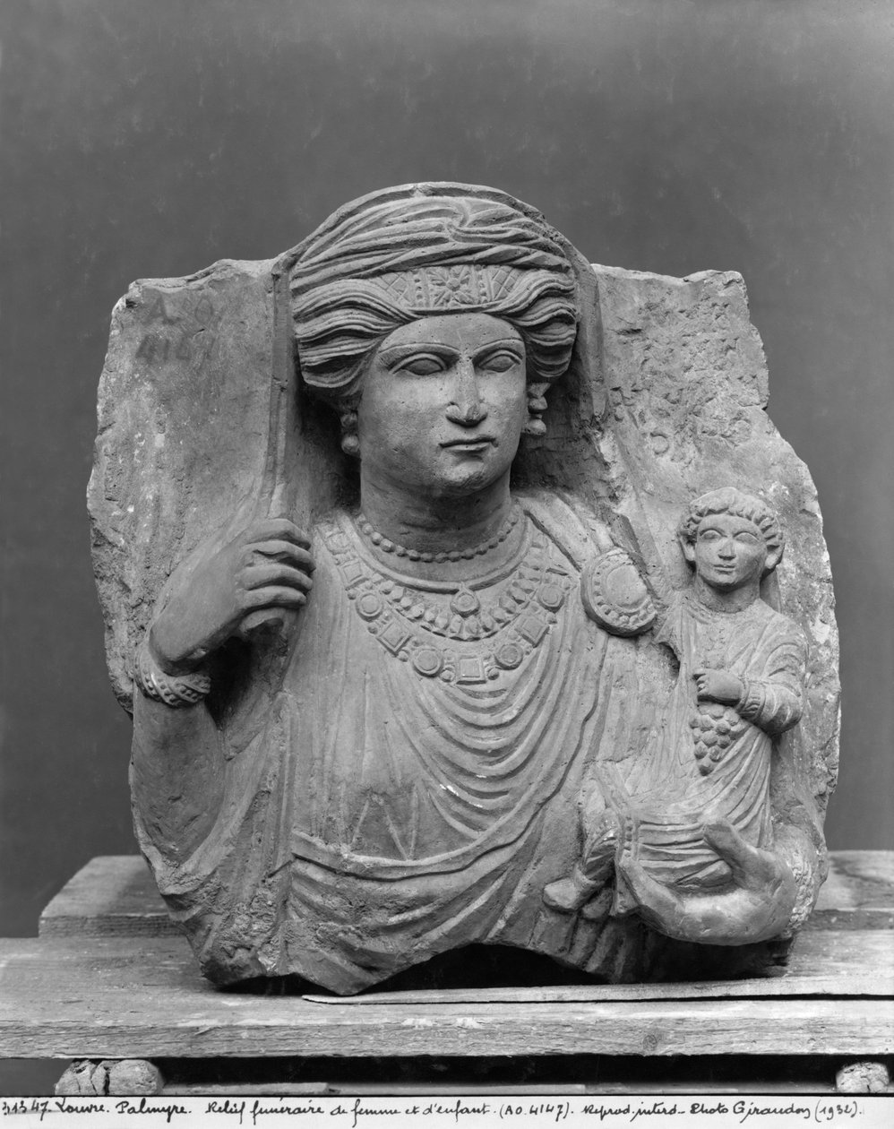 Relieve funerario de madre e hijo, de Palmira, Siria de Syrian School
