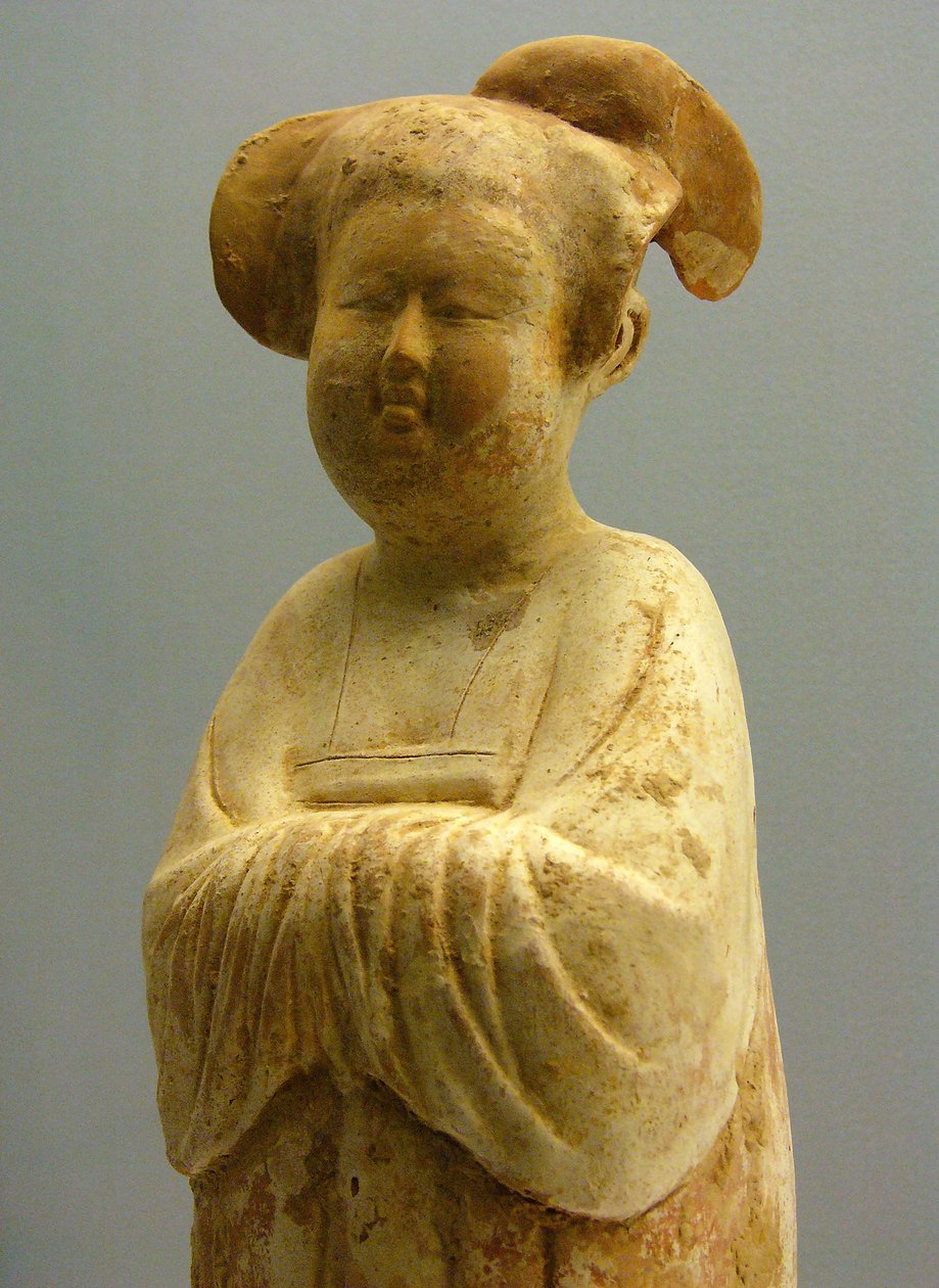 Cerámica pintada y dorada, figura femenina, Dinastía Tang (618-907), Museo Nacional de Shanghái. Fotografía, Leonard de Selva, China, 2006 de Tang Dynasty Chinese School