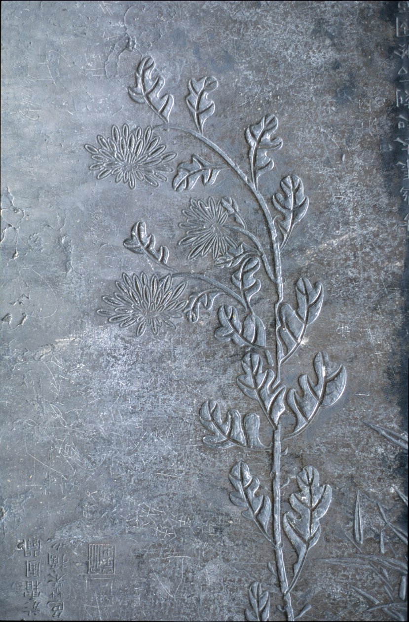 Estela grabada con un crisantemo, flores y hojas, 618-907 (piedra) de Tang Dynasty Chinese School