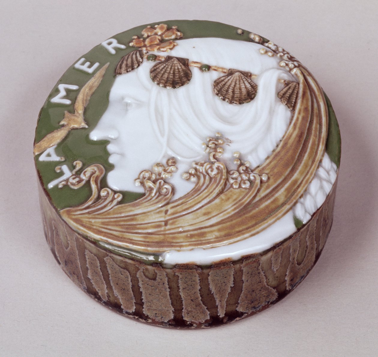 Pisapapeles de Sèvres, decoración incisa y en relieve aplicada, 1900 de Taxile Maximin Doat