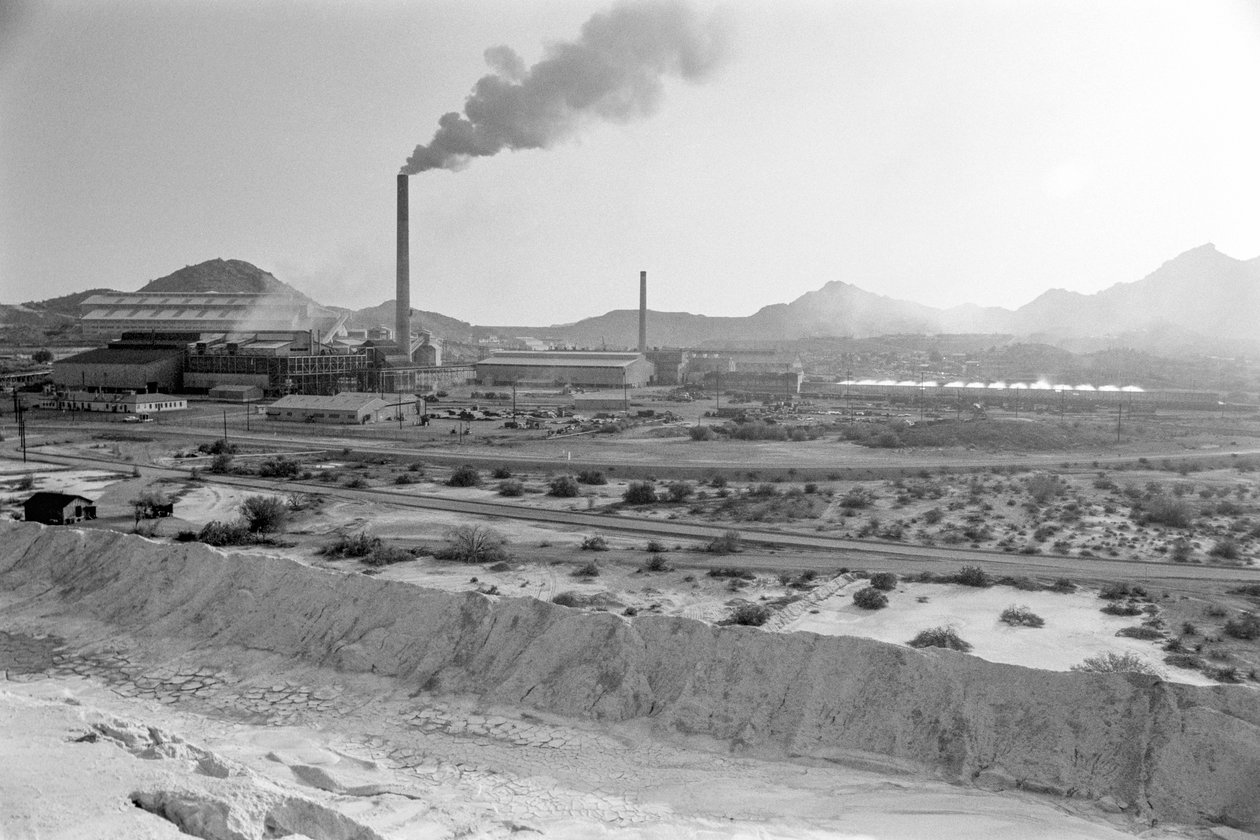 Vista general de la fundición Phelps Dodge Douglas Arizona, fundición de cobre de... de Ted Spiegel