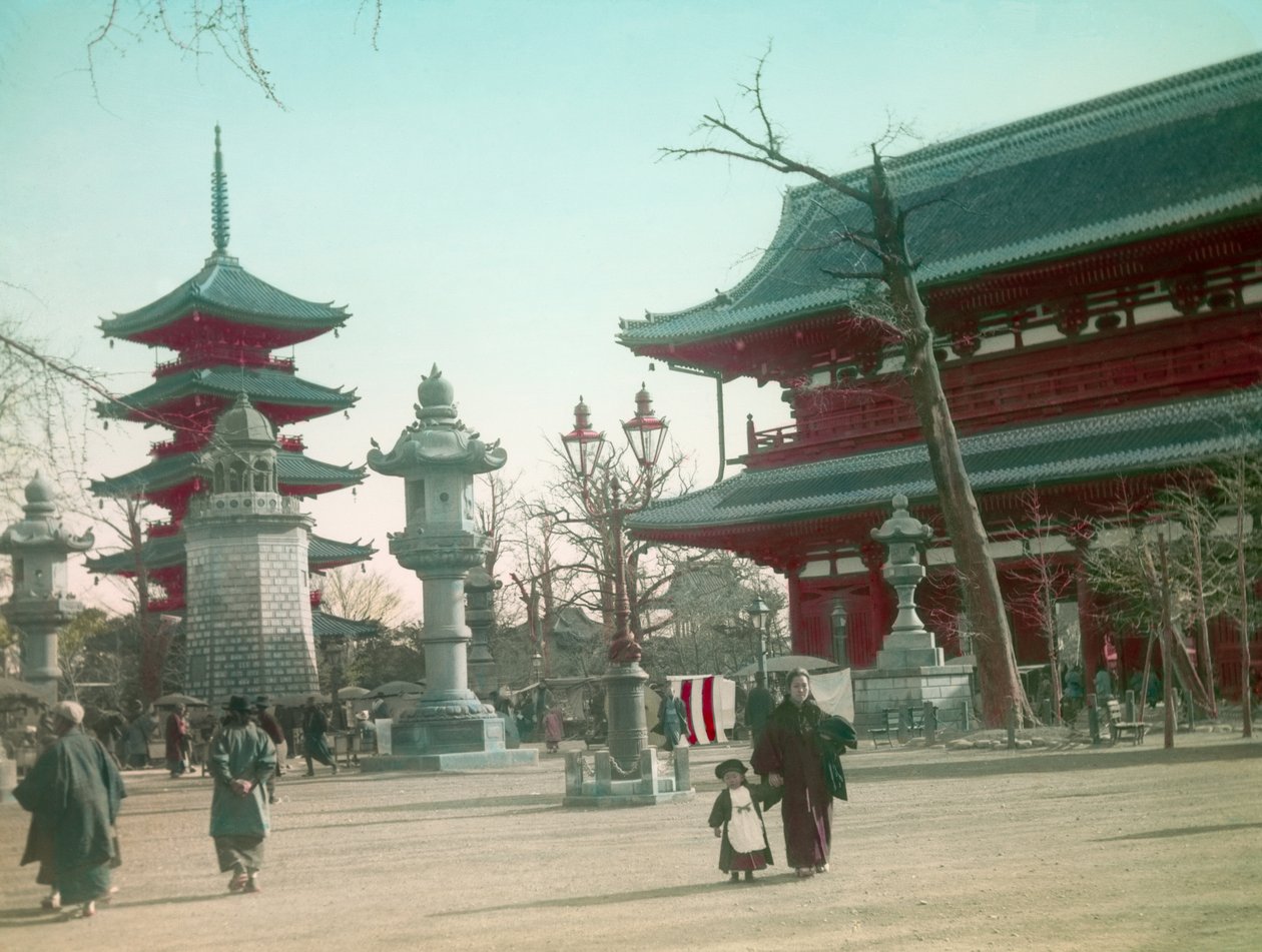 Senso - Puerta del templo Ji, Tokio, circa 1900 - 1915 (fotografía) de Teijiro Takagi