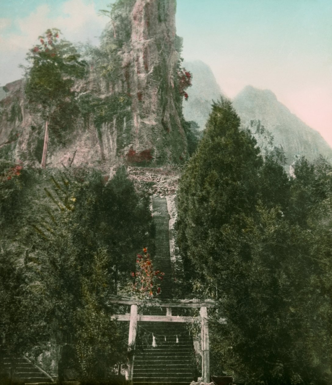 Vista del monte Myogi en la prefectura de Gunma, hacia 1900 - 1915 (fotografía) de Teijiro Takagi