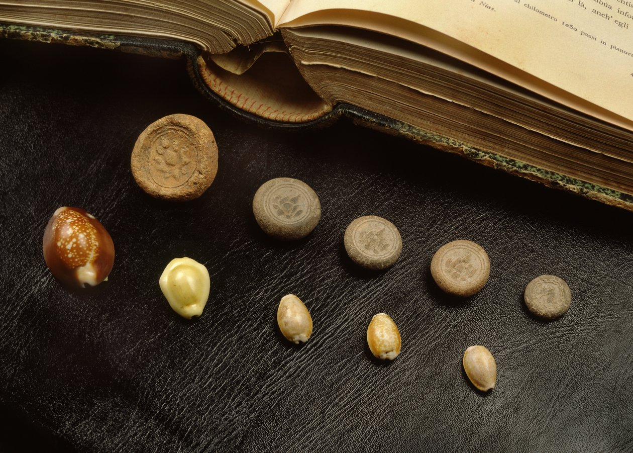 Dinero de conchas de cauri y monedas de terracota del período de Ayutthaya de Thai School