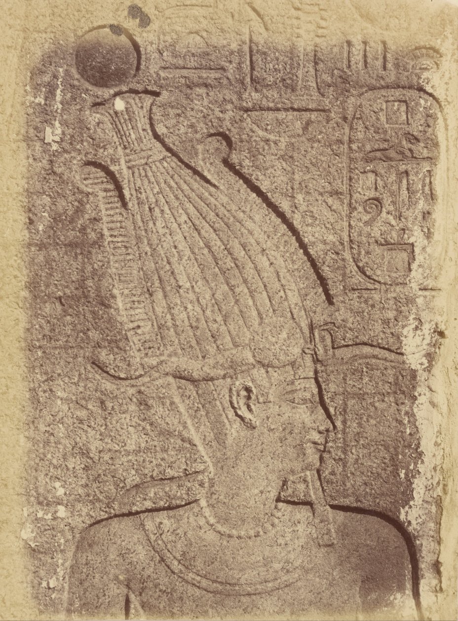(Primer plano de una escultura (perfil de una cabeza), Karnak) de Théodule Devéria