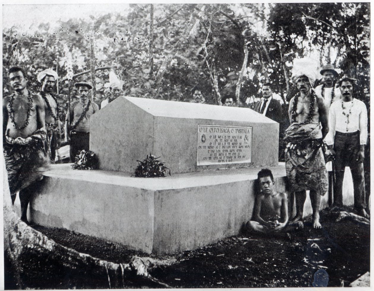 La tumba de Tusitala, la tumba de Robert Louis Stevenson en Apia, Samoa de Thomas Andrew