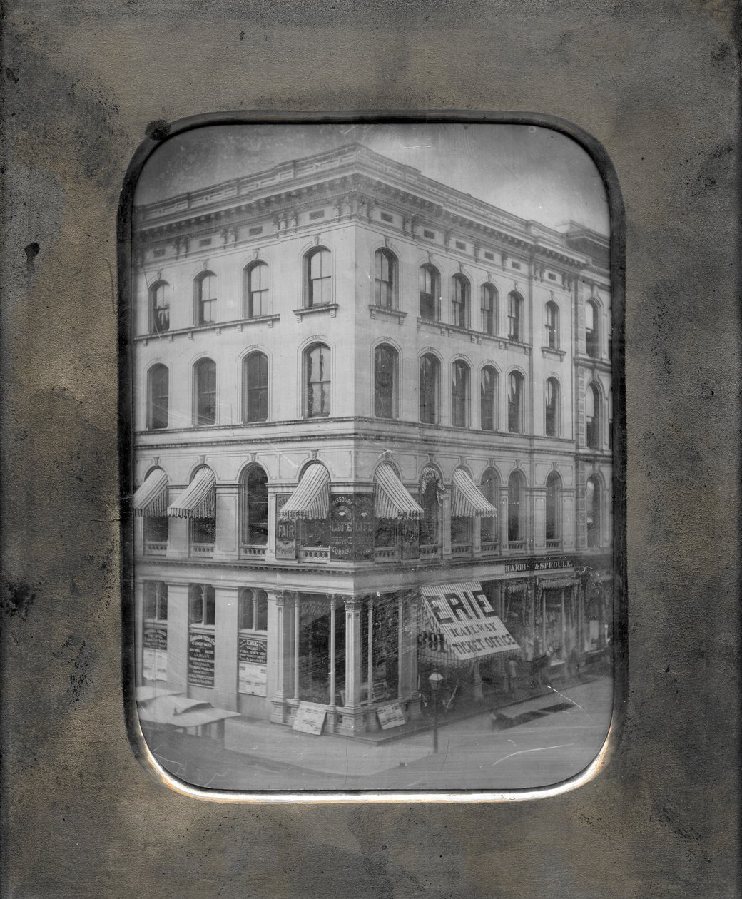 Edificio Ann Lucas Hunt, Calles Cuarta y Olive, Esquina Noroeste de Thomas M. Easterly