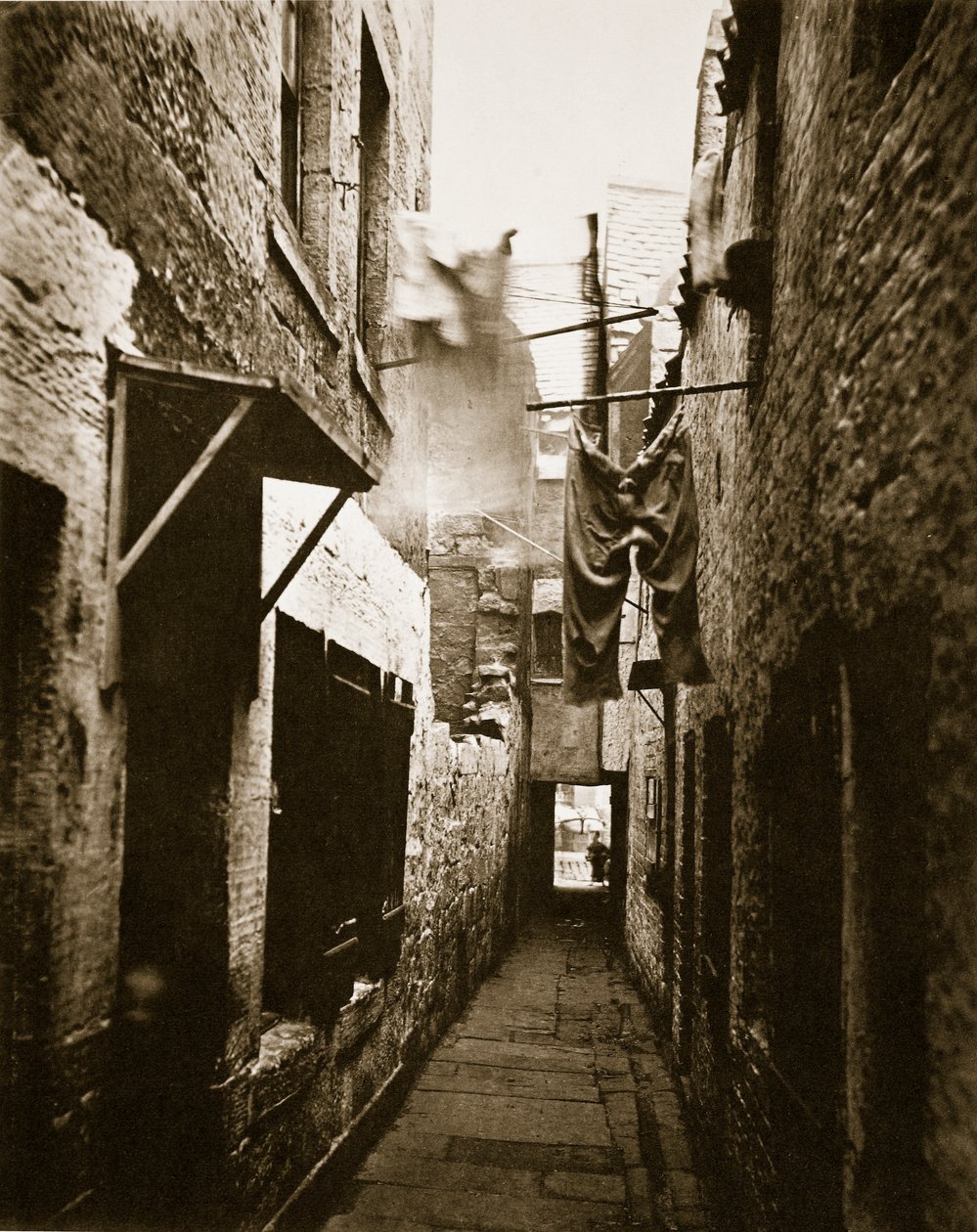 Callejón, 101 High Street, Glasgow, c.1878 de Thomas Annan