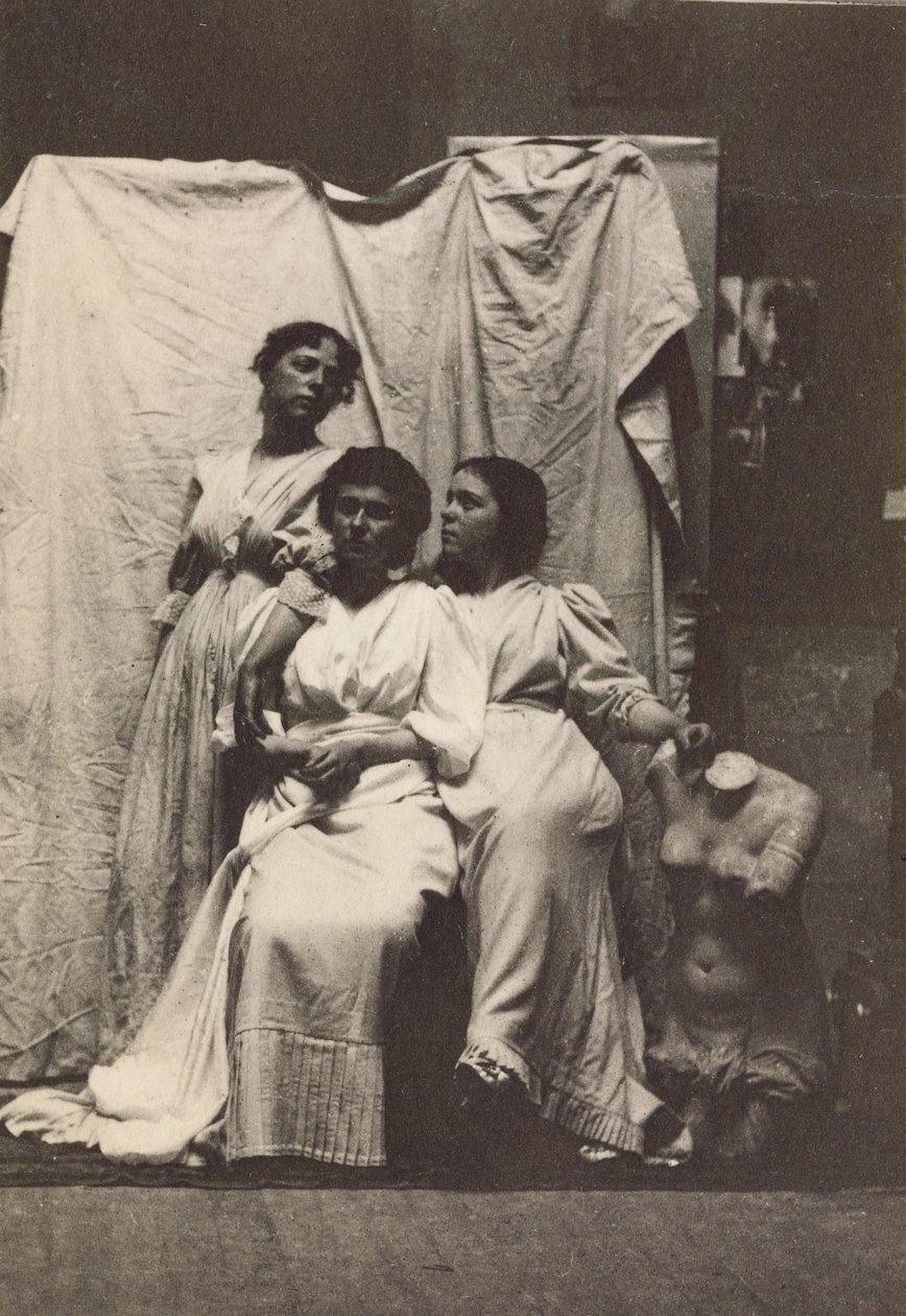 [Los primos Cook con trajes de época en el estudio de Eakins en Chestnut Street] de Thomas Eakins