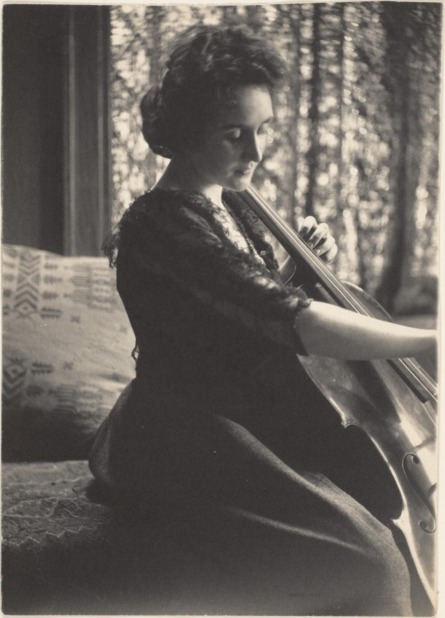 [Mujer tocando el violonchelo] de Thomas Eakins