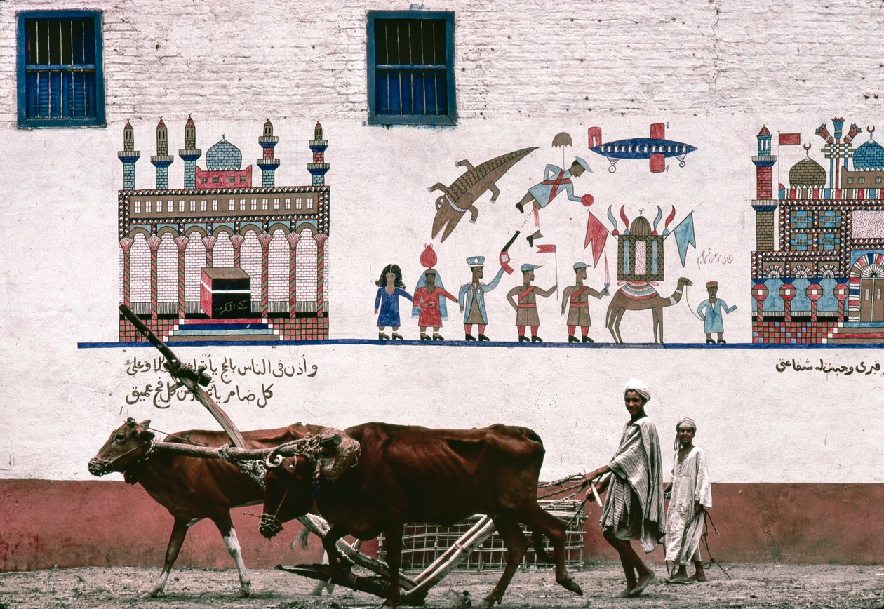 Un mural pintado en la pared de estuco de una granja de Luxor conmemora la muerte del conde... de Thomas J. Abercrombie