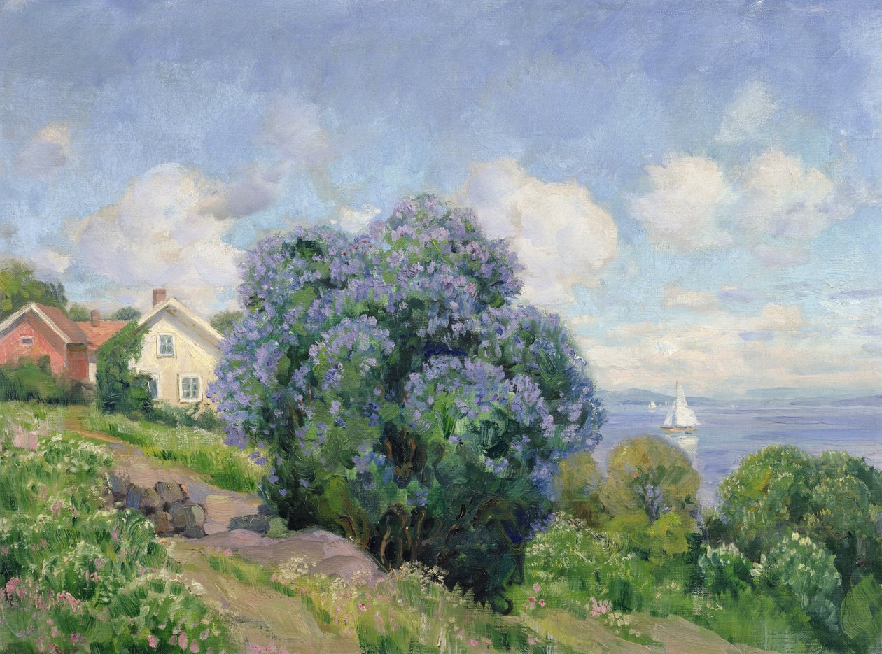 Paisaje de verano con arbusto de lilas, casa y velero (óleo sobre lienzo) de Thorolf Holmboe