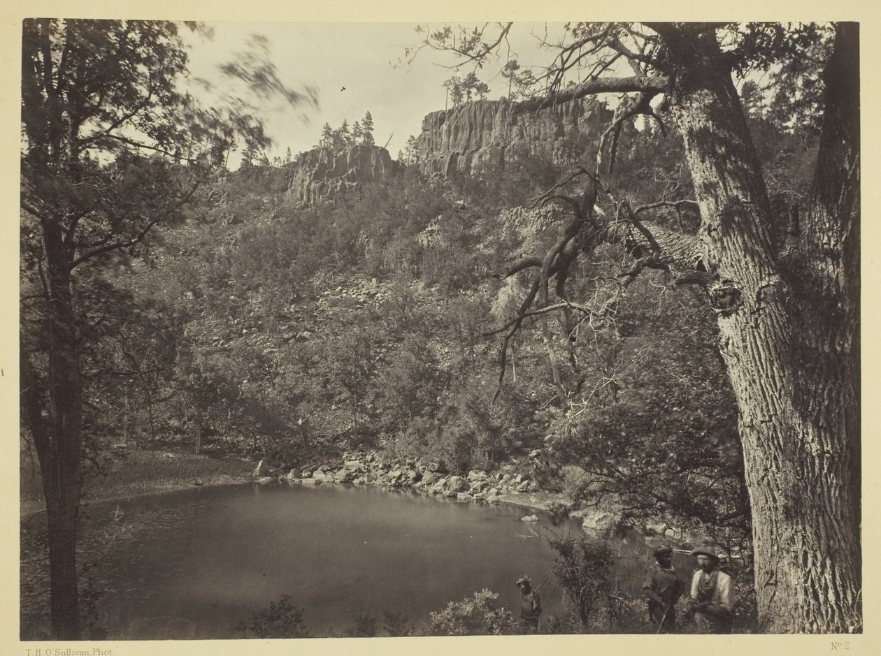 Vista del lago Apache, Sierra Blanca, Arizona de Timothy O