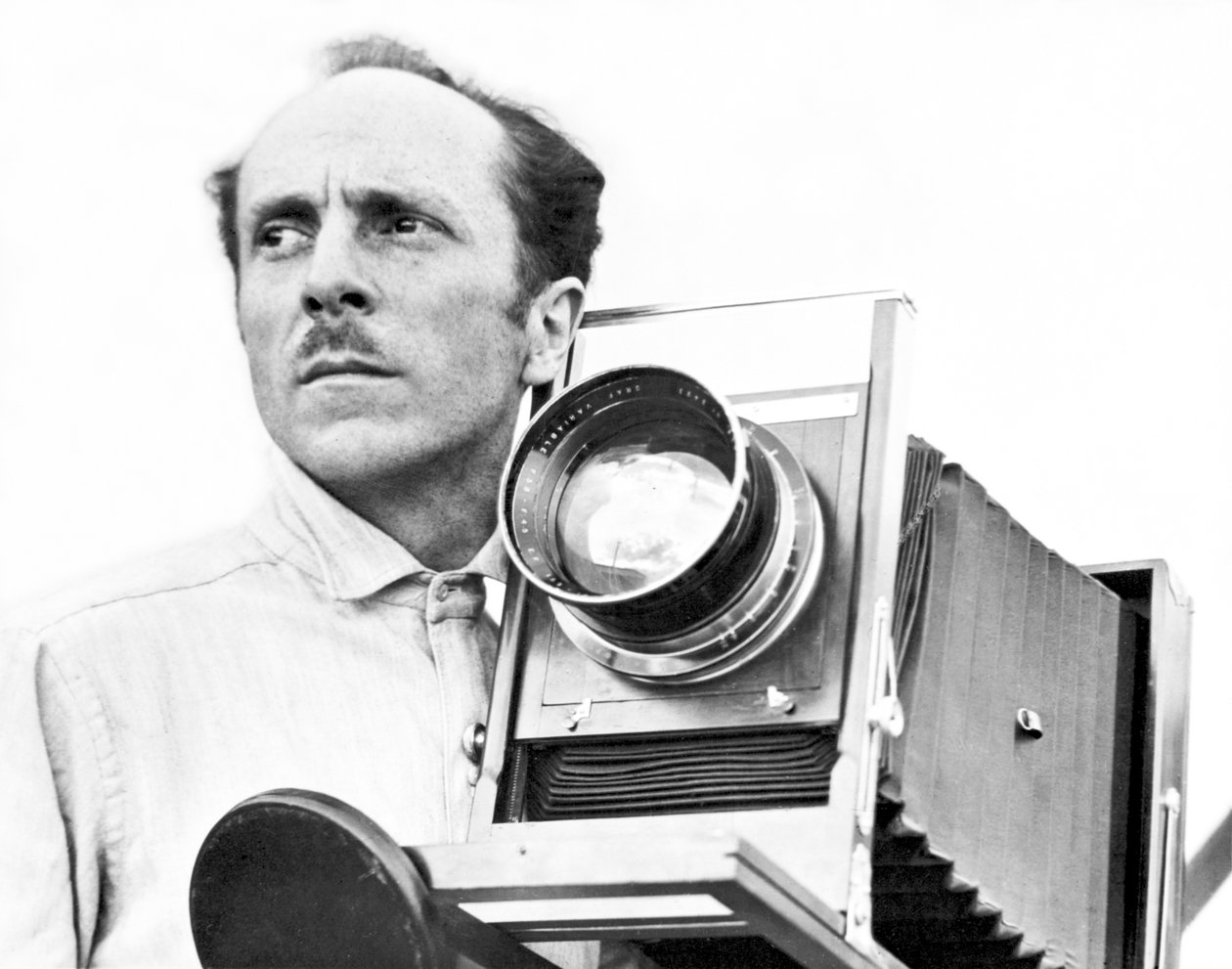 Edward Weston con su cámara Seneca View, México, 1924 de Tina Modotti
