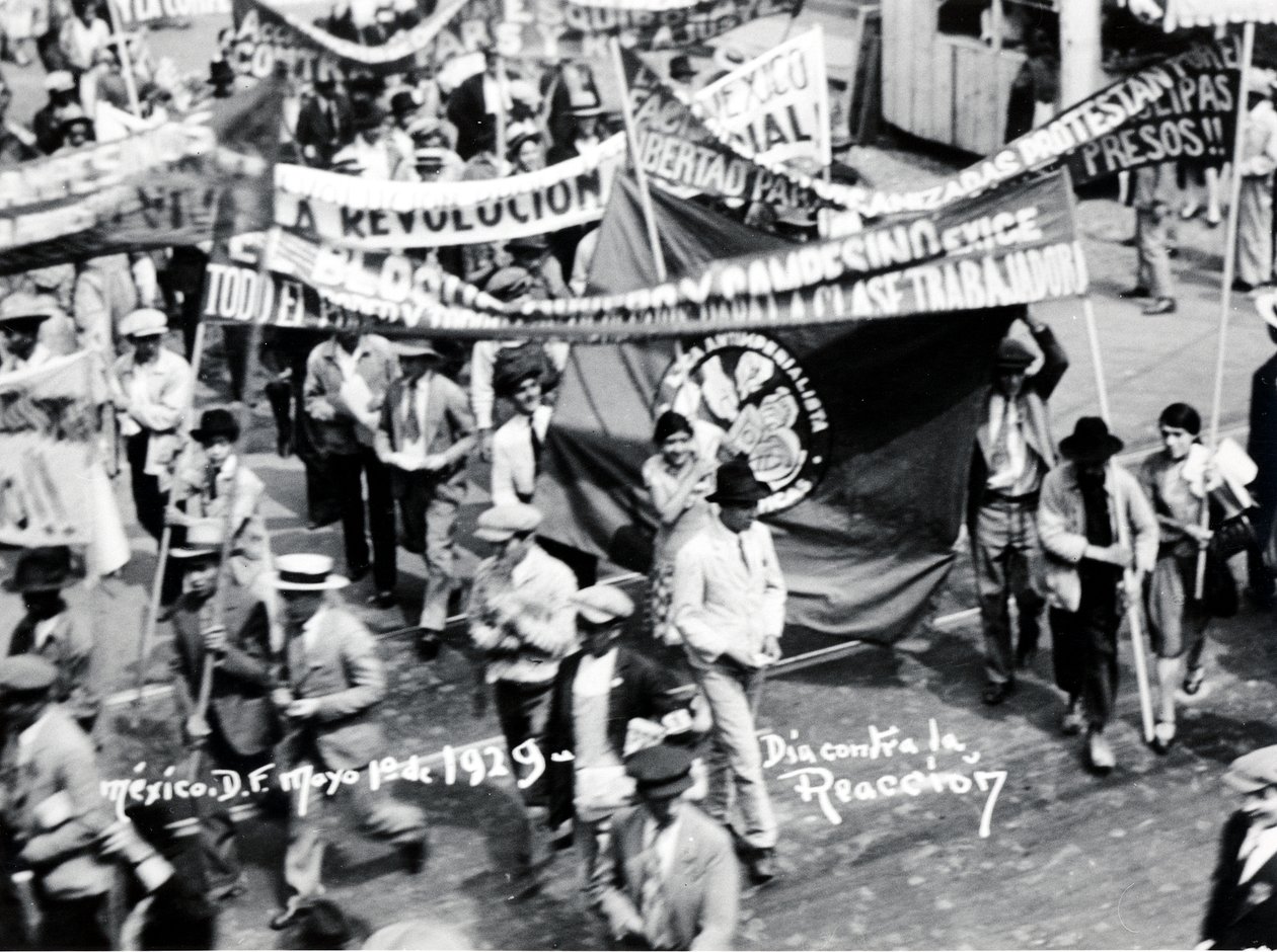 Marcha de los Trabajadores, Ciudad de México, Día del Trabajo 1929 de Tina Modotti