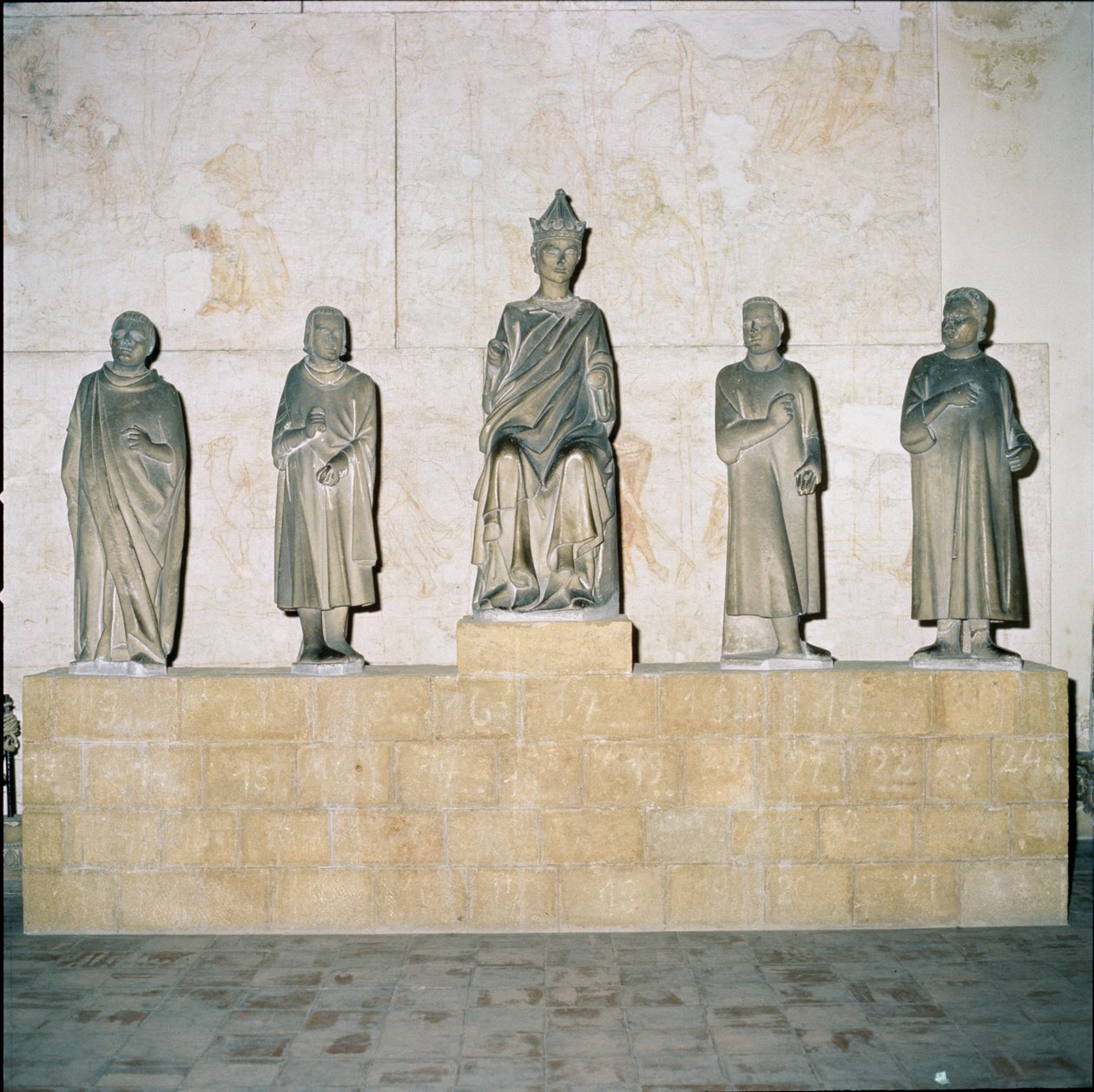 Estatua de Enrique VII (12745-1313), Emperador del Sacro Imperio Romano, con sus Consejeros 1315 de Tino di Camaino