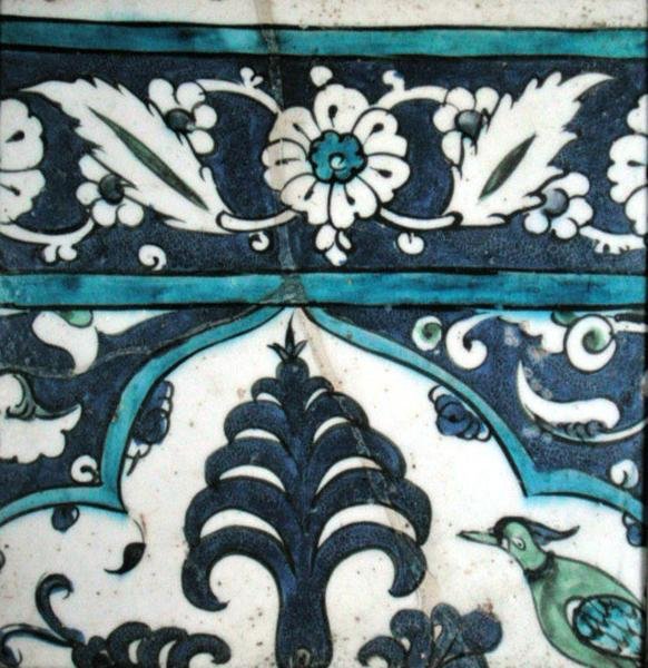 Azulejo de Isnik con diseño floral y borde de Turkish School