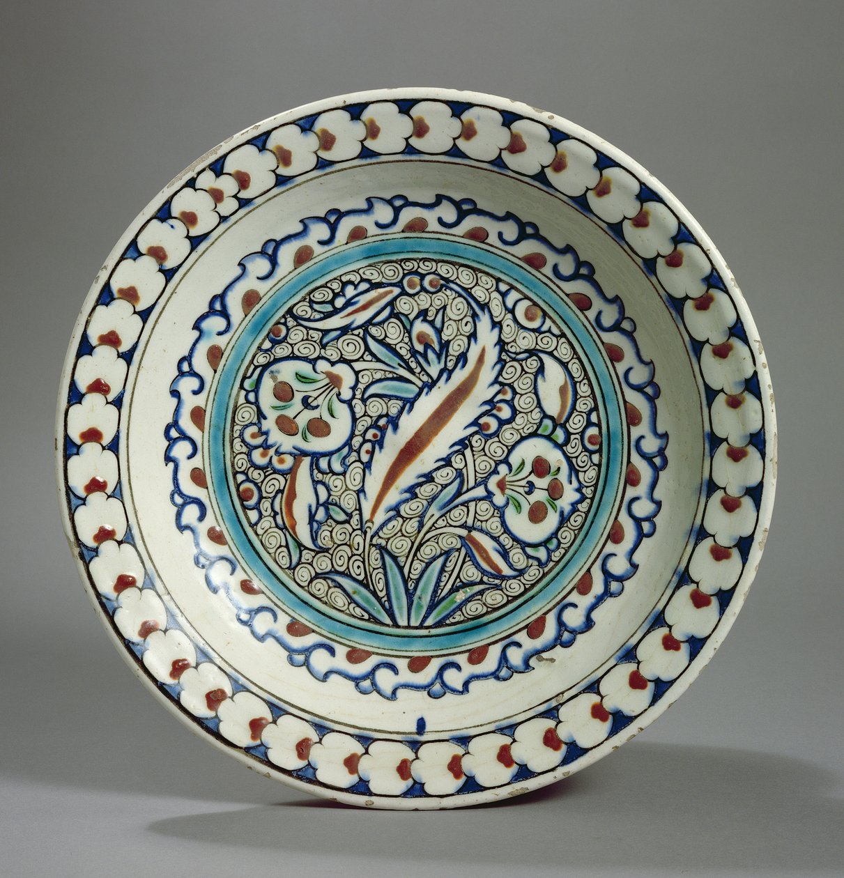 Plato de pasta de piedra, Iznik, Turquía de Turkish School