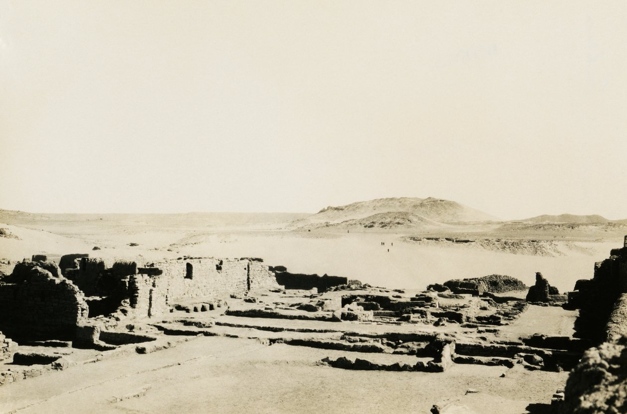 Zona comercial en el Monasterio de San Simeón, Asuán, Egipto, fotografía de Ugo Monneret de Villard de Ugo Monneret de Villard