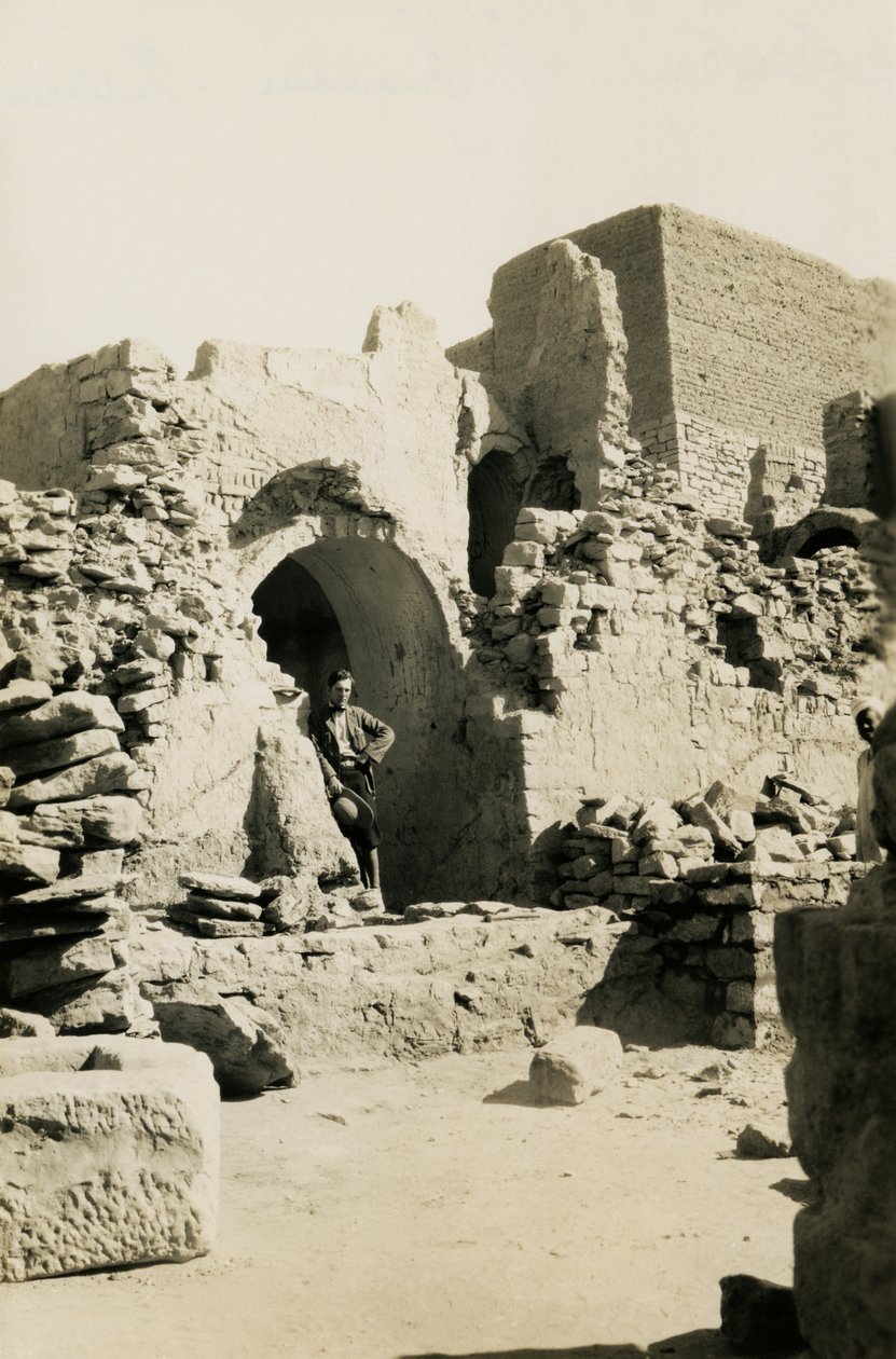 Interior de la gran torre del homenaje (qasr) del monasterio de San Simeón, Asuán, Egipto, fotografía de Ugo Monneret de Villard. de Ugo Monneret de Villard