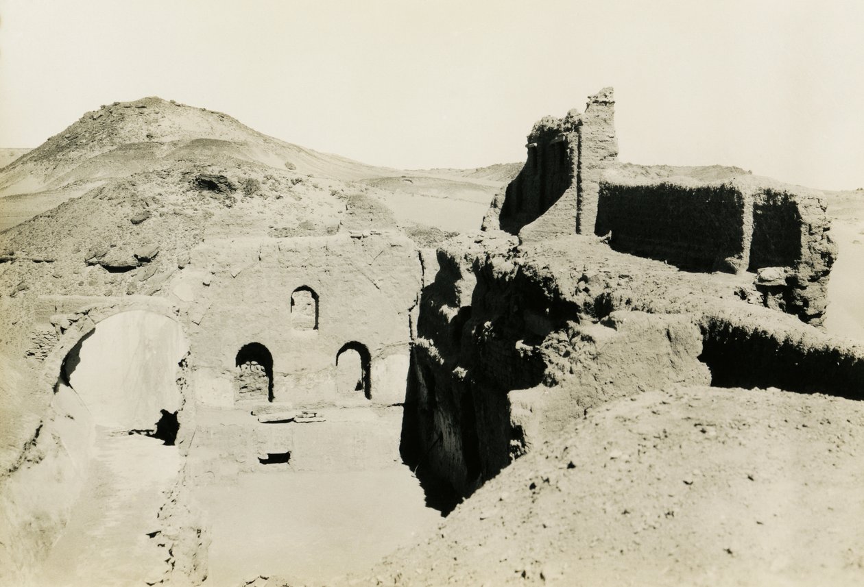 Interior de la gran torre del homenaje (qasr) del monasterio de San Simeón, Asuán, Egipto, fotografía de Ugo Monneret de Villard. de Ugo Monneret de Villard
