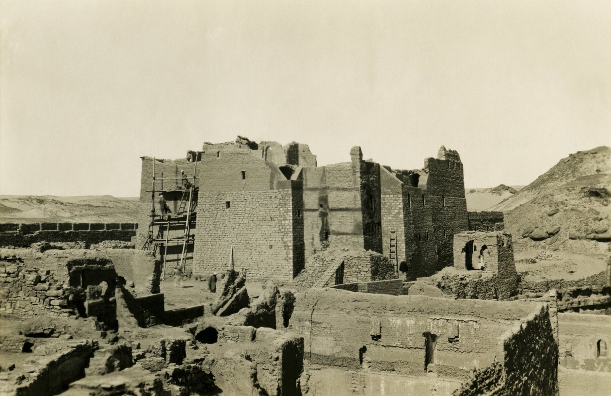 Monasterio de San Simeón durante su restauración, Asuán, Egipto, fotografía de Ugo Monneret de Villard de Ugo Monneret de Villard