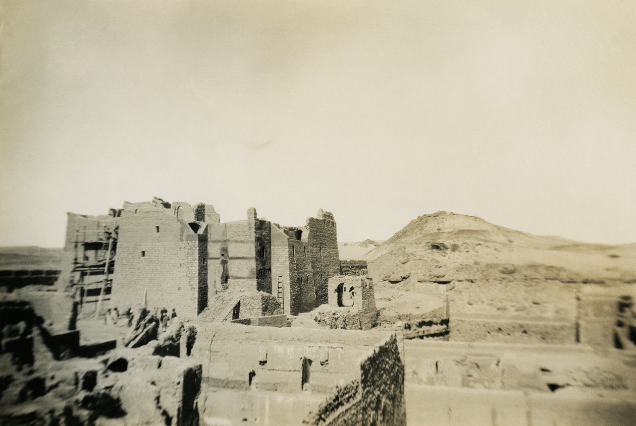 Monasterio de San Simeón durante su restauración, Asuán, Egipto, fotografía de Ugo Monneret de Villard de Ugo Monneret de Villard