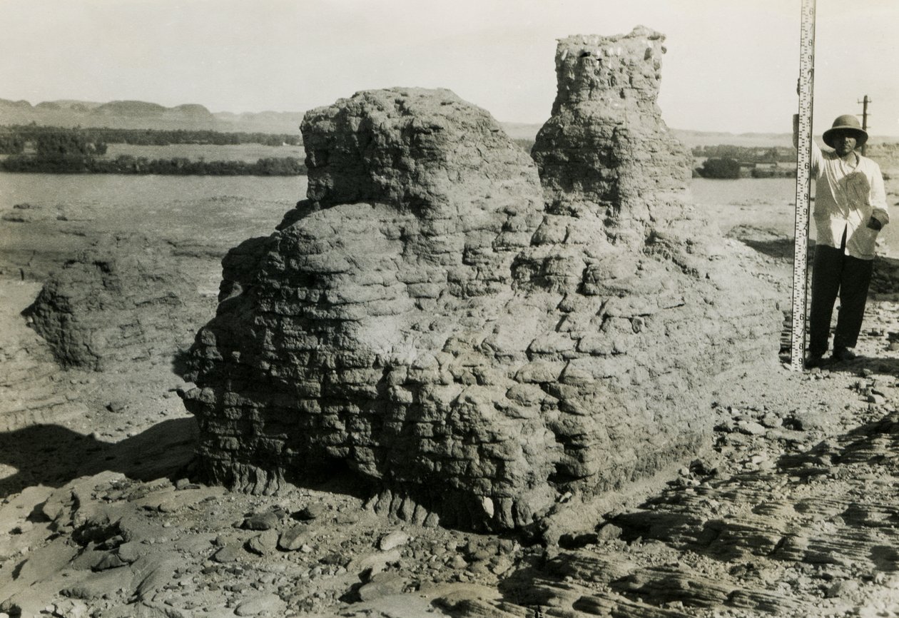 Tumba en necrópolis, Qasr Ibrim, Egipto, fotografía de Ugo Monneret de Villard de Ugo Monneret de Villard