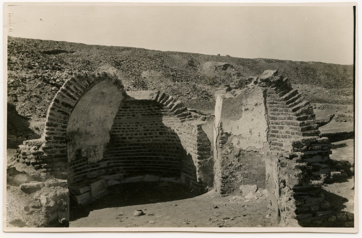 Edificio trilobulado, al-Fustat, Egipto, fotografía de Ugo Monneret de Villard de Ugo Monneret de Villard