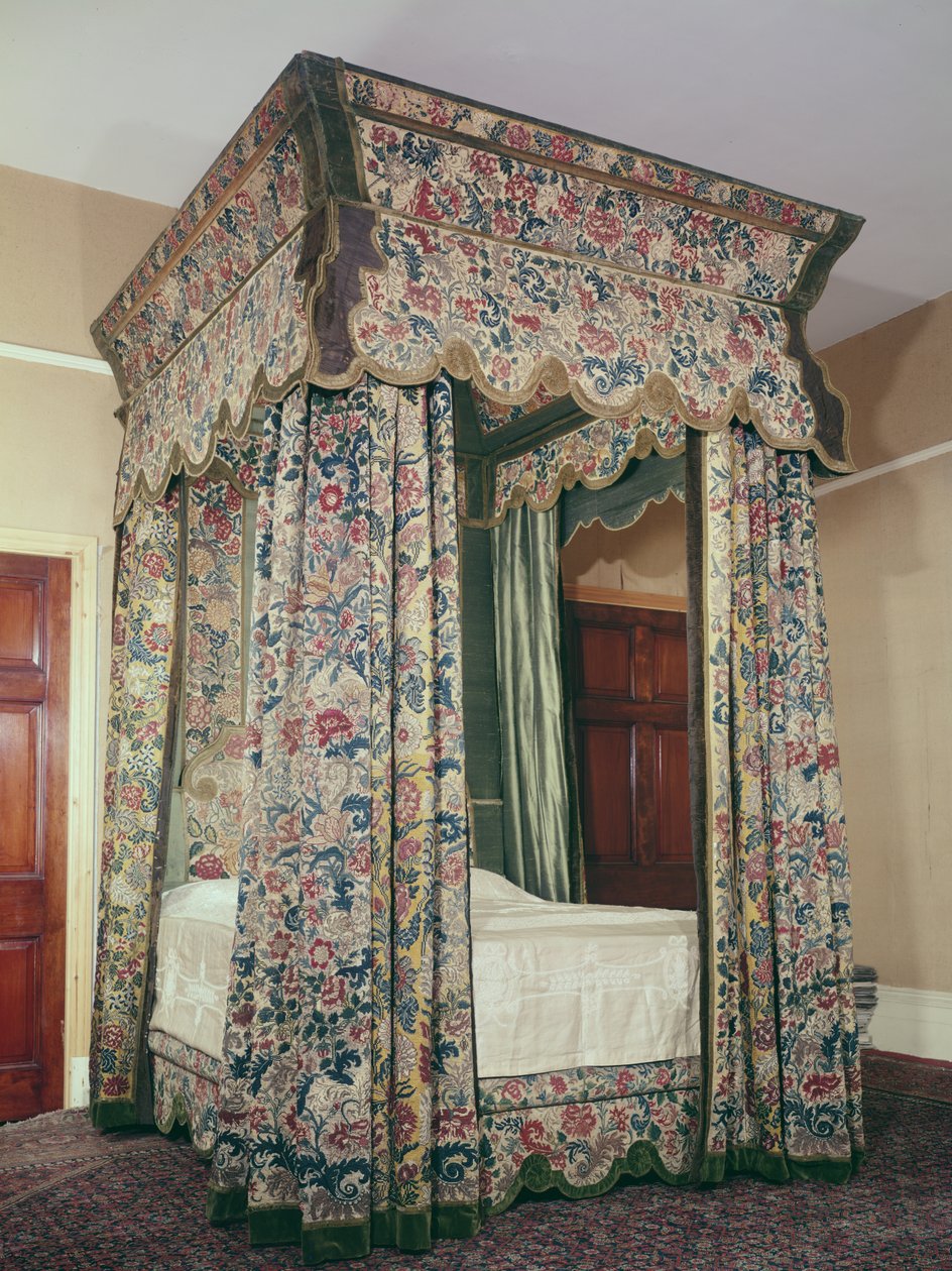 Cama con dosel con colgaduras bordadas, c.1702-10 de Unbekannt Unbekannt