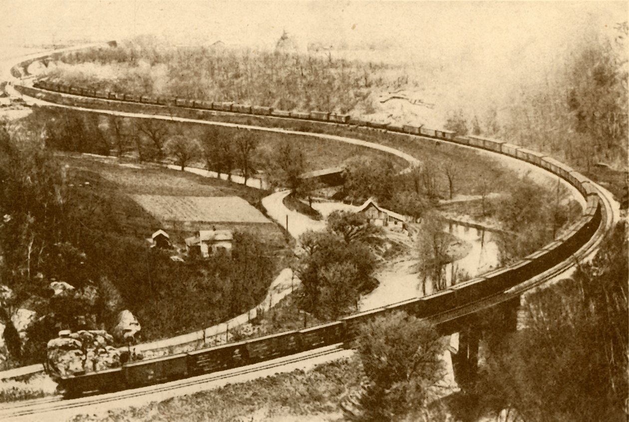 Un tren de mercancías gigantesco de cincuenta y cuatro vagones tirado por una locomotora, Ferrocarril Chicago y Noroeste, 193 de Unbekannt