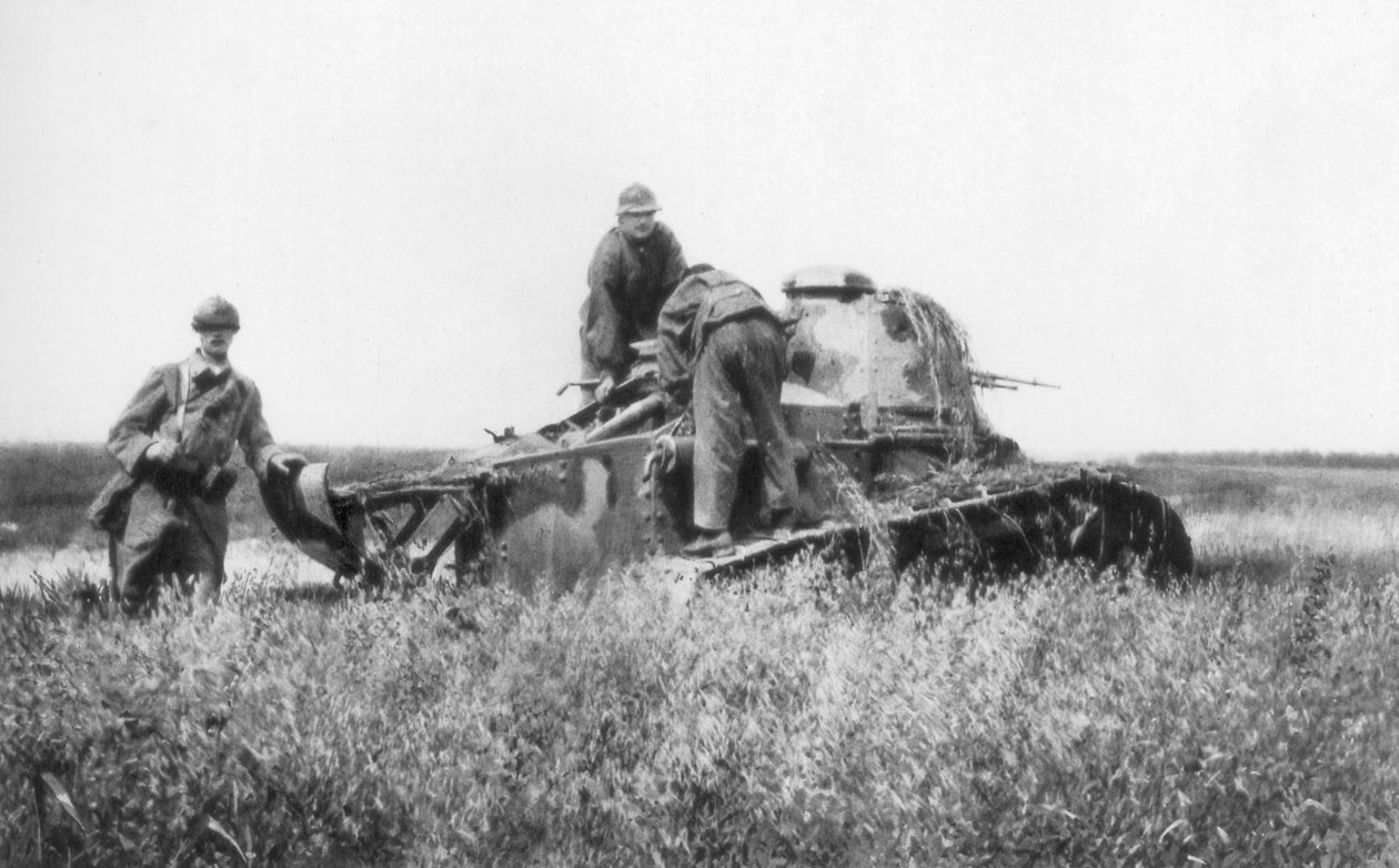 Un tanque ligero francés averiado, Villers-Cotterets, Aisne, Francia, 1918 de Unbekannt