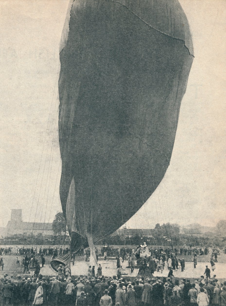 Un gran globo era necesario para el ascenso del profesor Piccard, c. 1936-1937 de Unbekannt