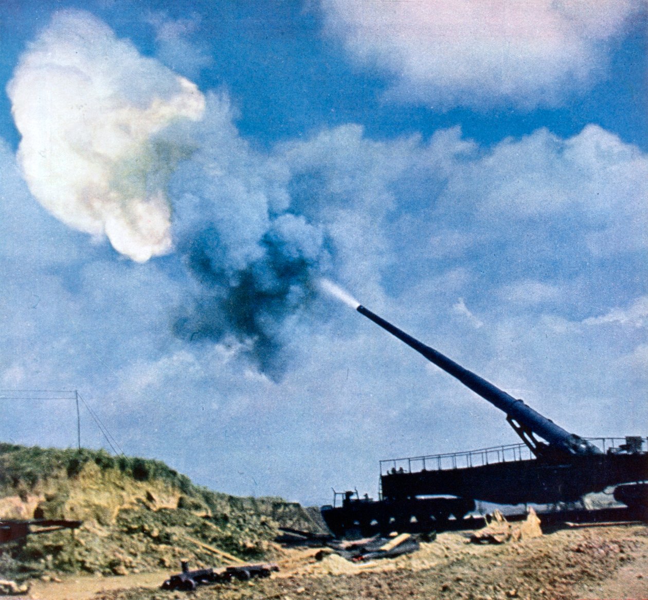 Un segundo después de la orden de disparar, costa del Canal de la Mancha francesa, Segunda Guerra Mundial, 1940 de Unbekannt