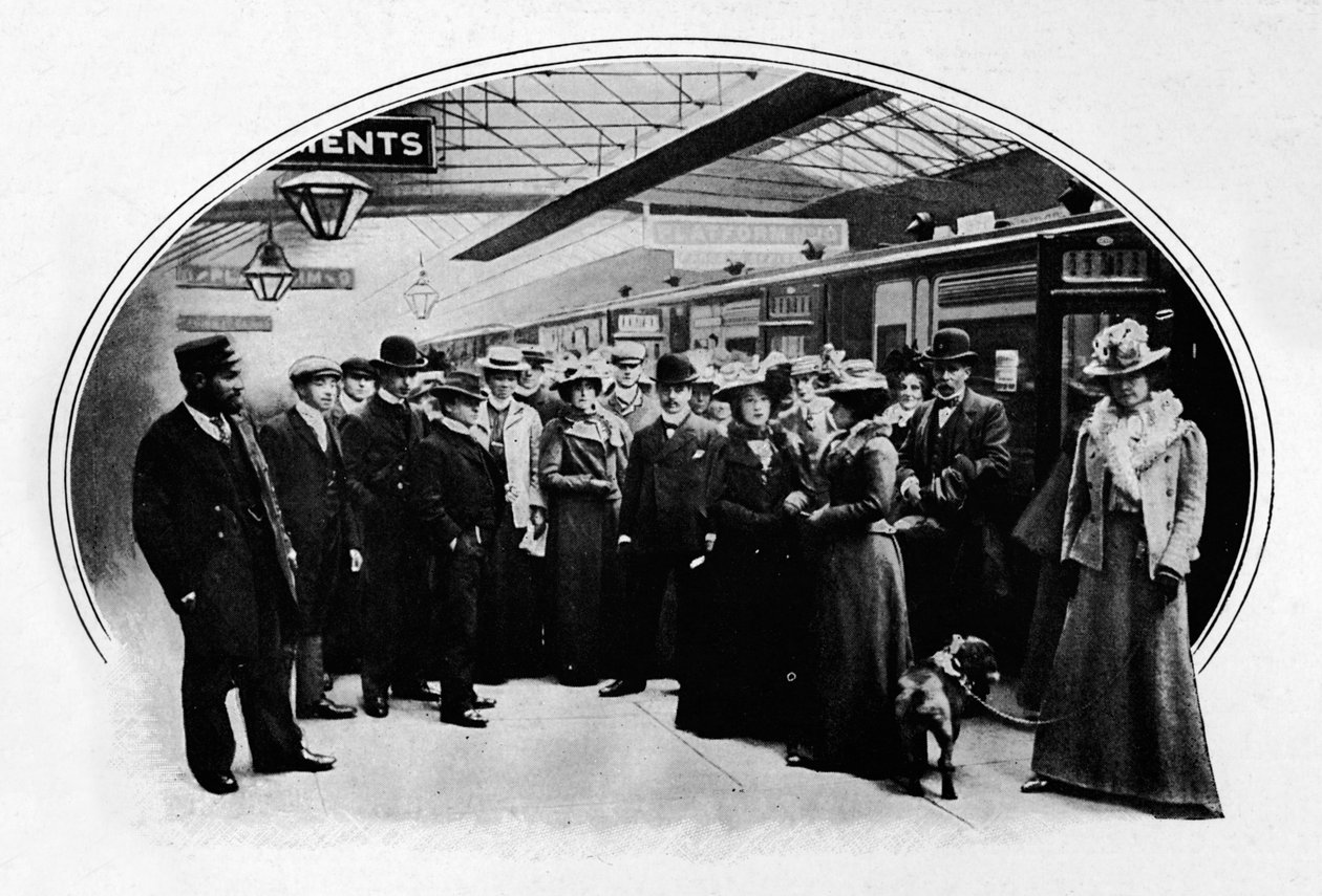 Una compañía teatral comenzando una gira, Estación Euston, Londres de Unbekannt