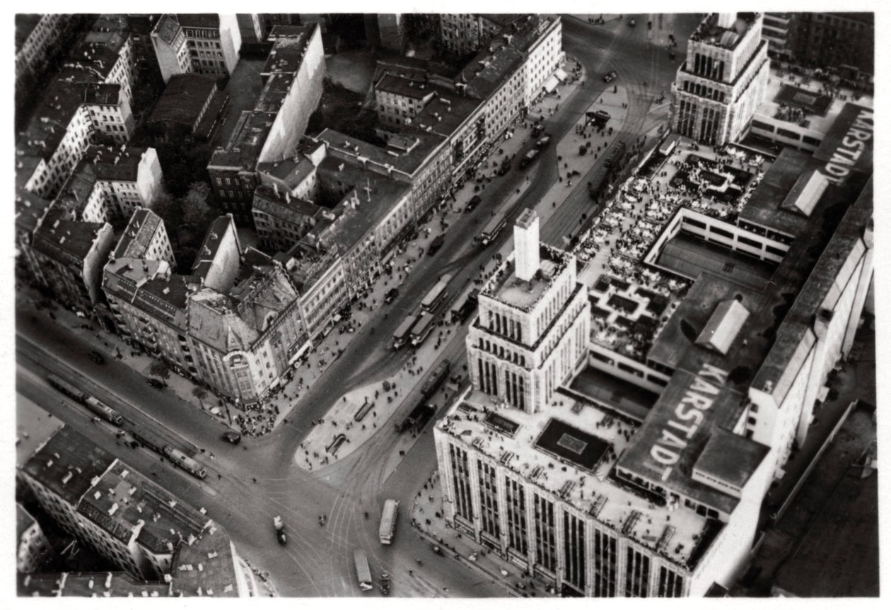 Vista aérea de Hermannplatz, Berlín Neukoelln, Alemania, desde un Zeppelin, c1931 de Unbekannt