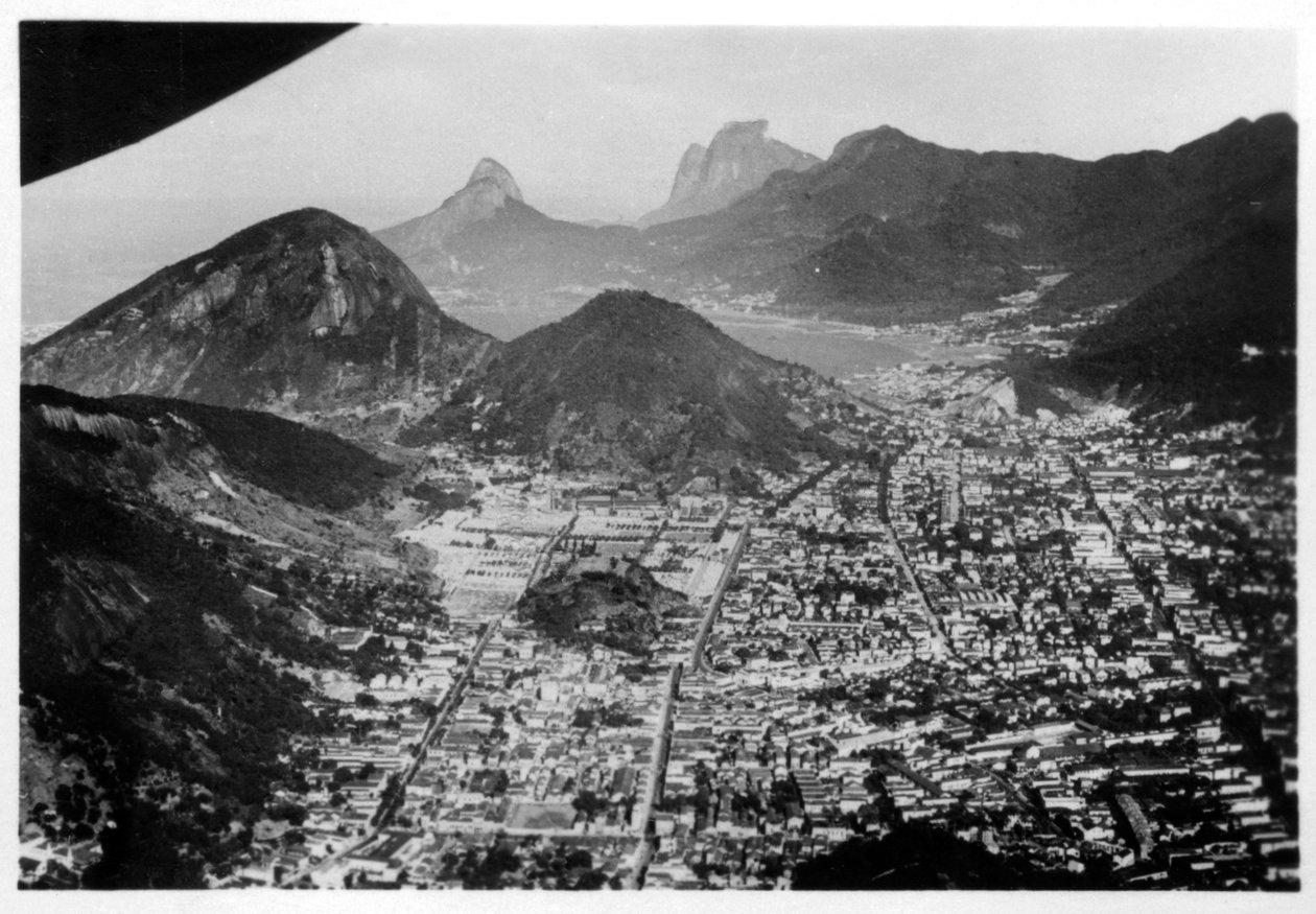 Vista aérea de Río de Janeiro, Brasil, desde un zepelín, 1930-1933 de Unbekannt
