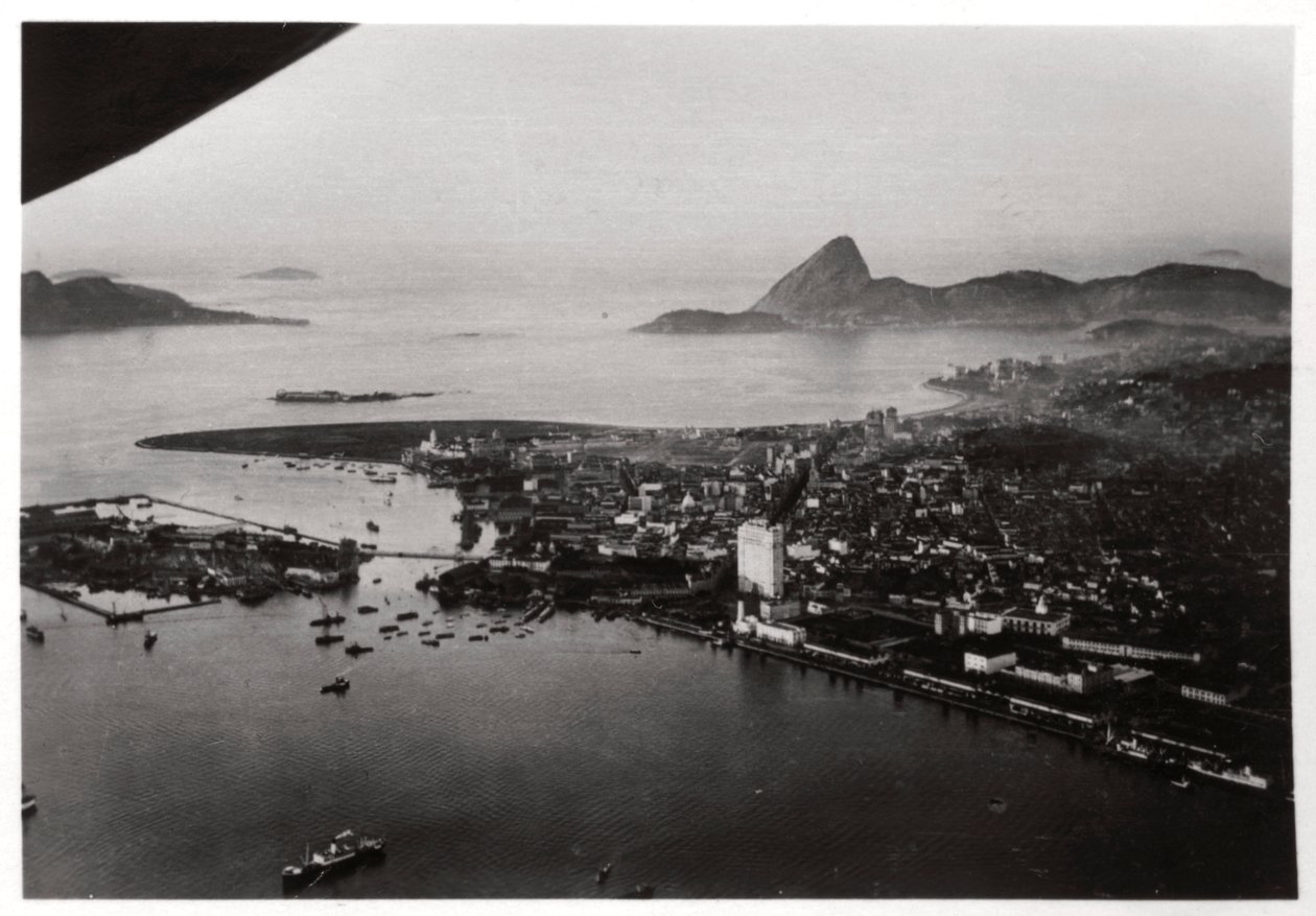 Vista aérea de Río de Janeiro, Brasil, desde un zepelín, 1930 1933 de Unbekannt