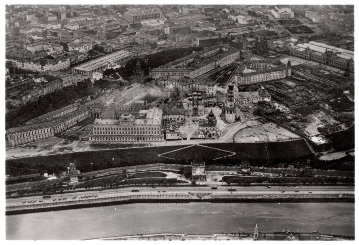 Vista aérea del Kremlin, Moscú, URSS, desde un zepelín, 1930-1933 de Unbekannt