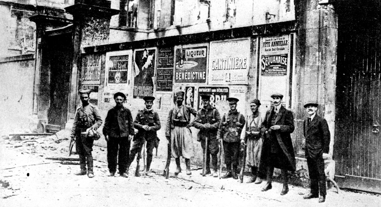 Cazador africano, dos Turcos y tres soldados británicos, Soissons, Francia, Primera Guerra Mundial, 1914 de Unbekannt