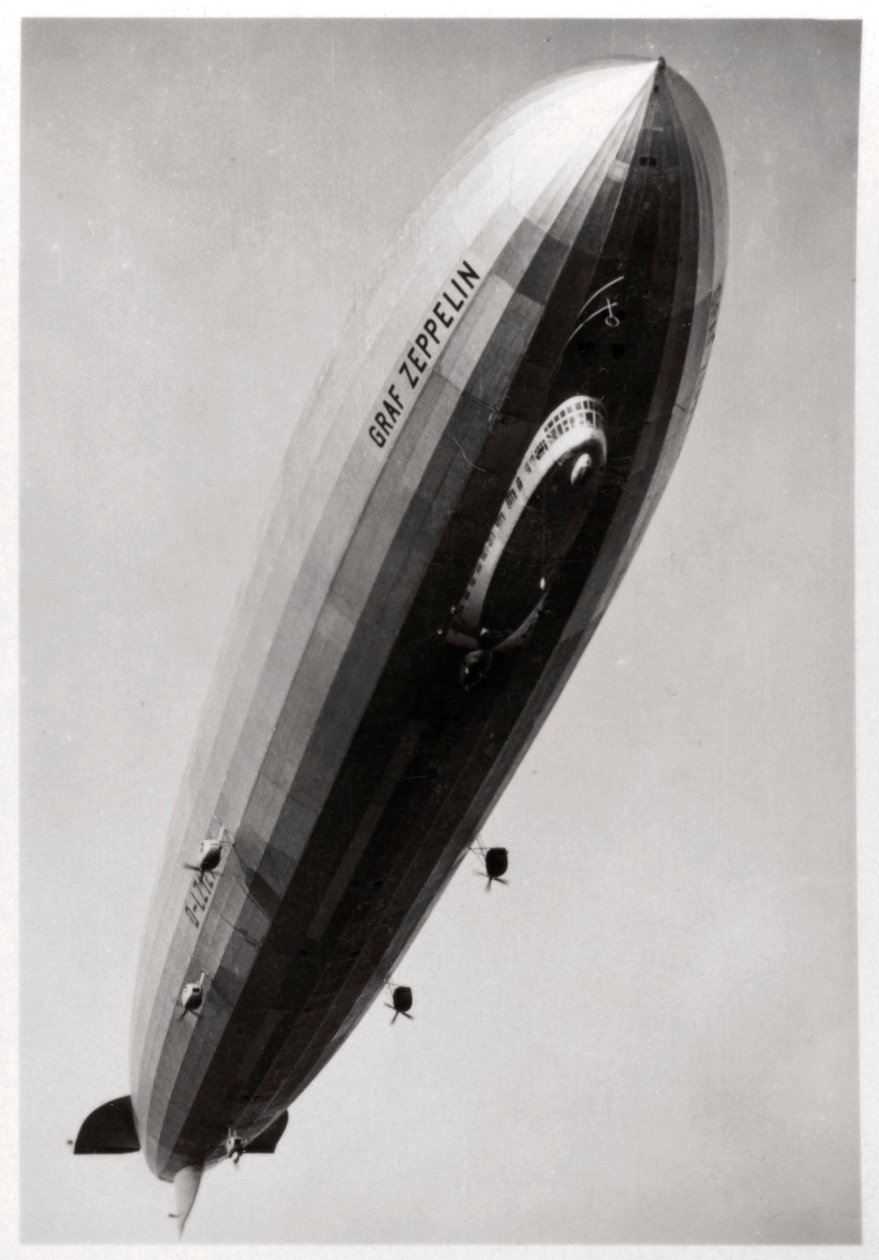 Dirigible LZ127 Graf Zeppelin, visto desde abajo, 1933 de Unbekannt