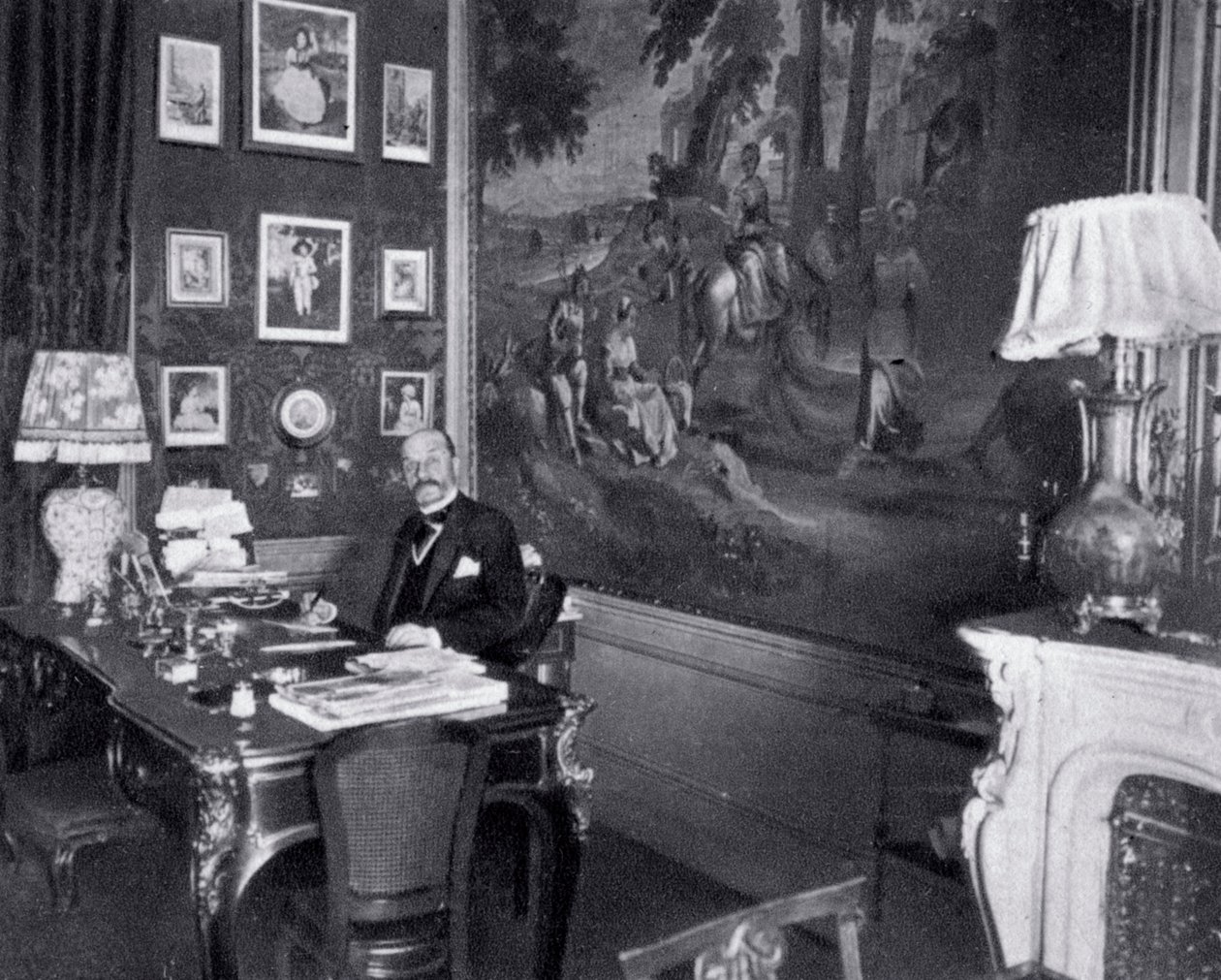 Alexandre Duval, dueño de restaurante francés y figura de la sociedad, 1900 de Unbekannt