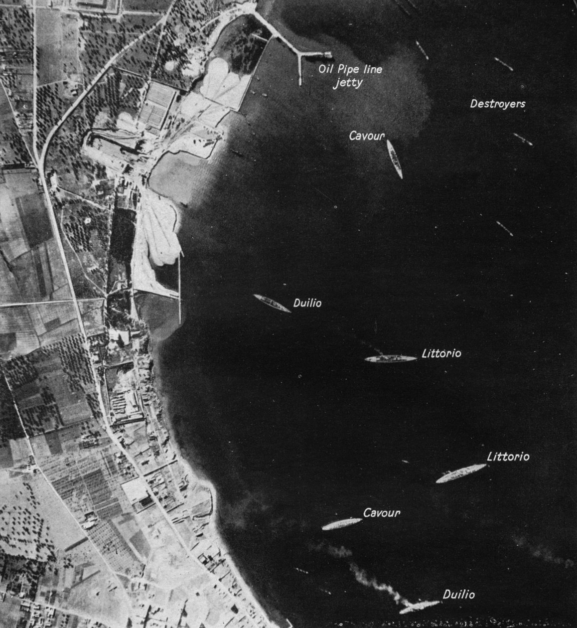 Todos sus huevos en una canasta, 1940-1943 de Unbekannt