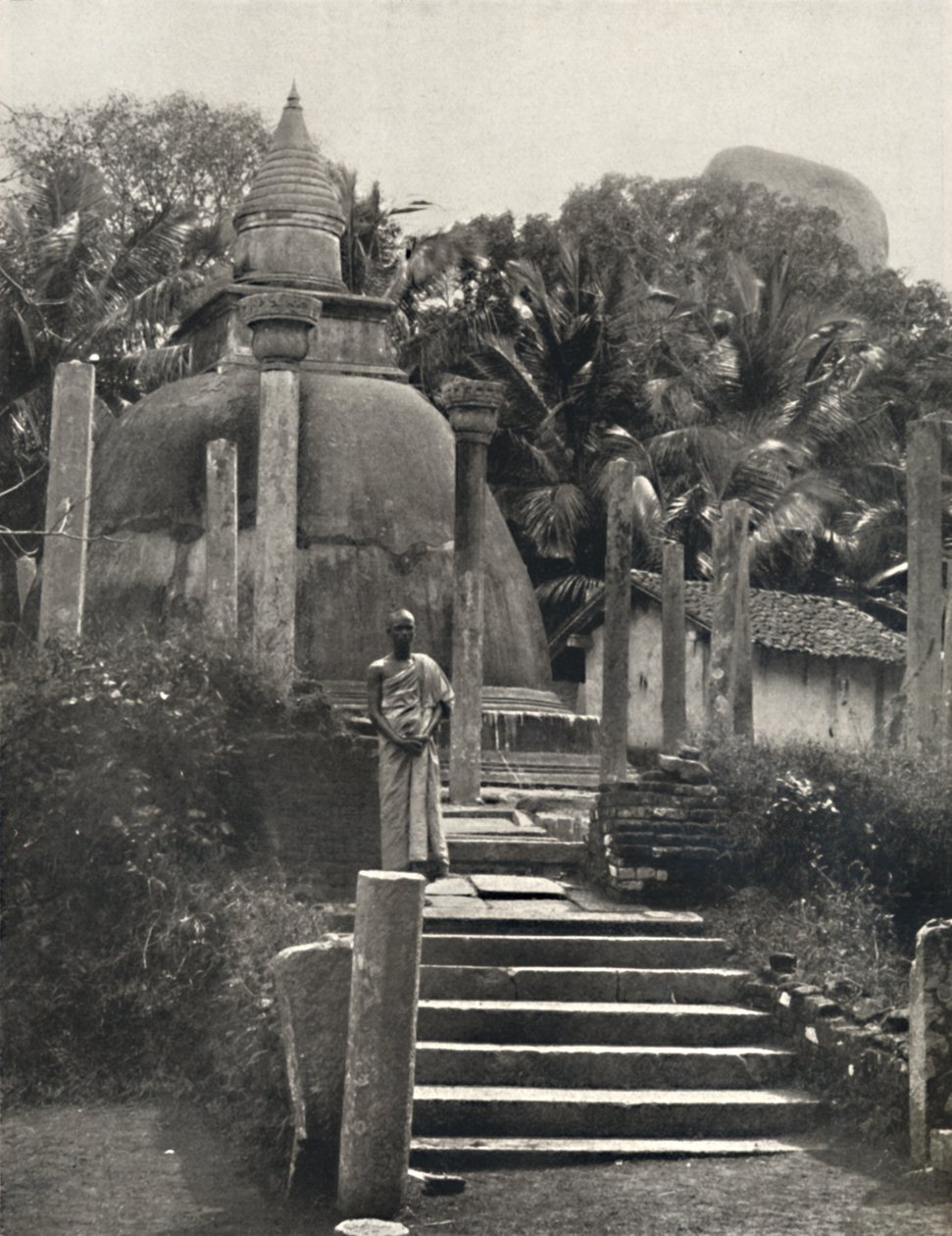 Dagoba de Ambatthala en Mihintale, lugar de descanso de las reliquias de Mahinda, construido en 275 a.C., 1926 de Unbekannt