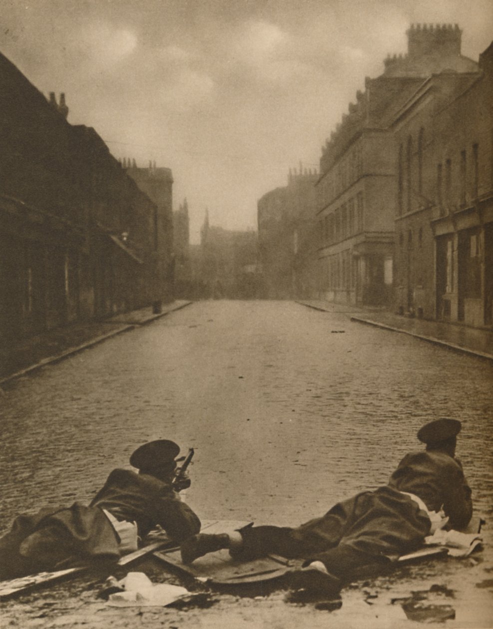 Un Episodio del East End: Guardias Escoceses en Acción en Sydney Street en 1911, c1935 de Unbekannt
