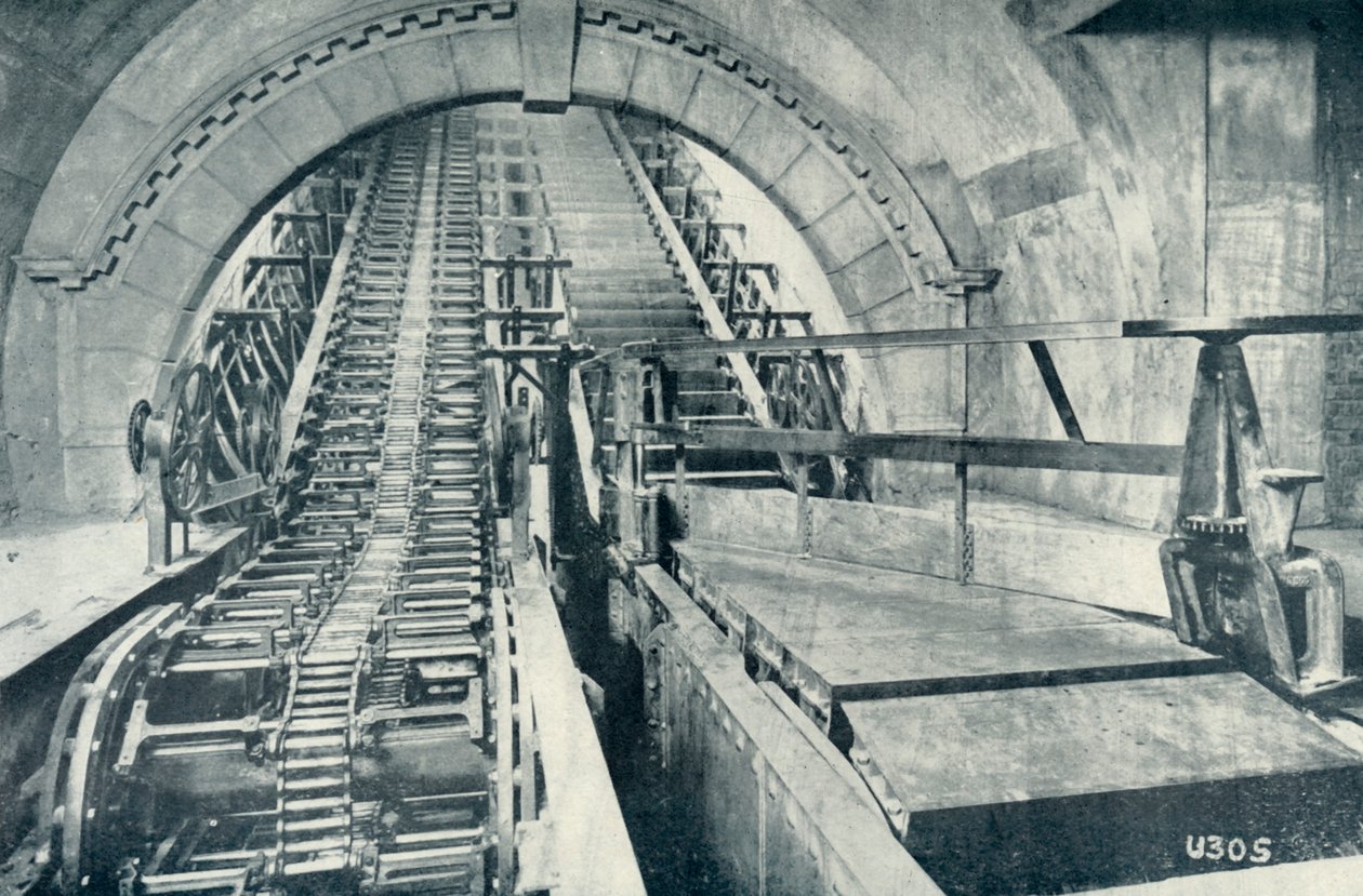 Una escalera mecánica en construcción, 1922 de Unbekannt