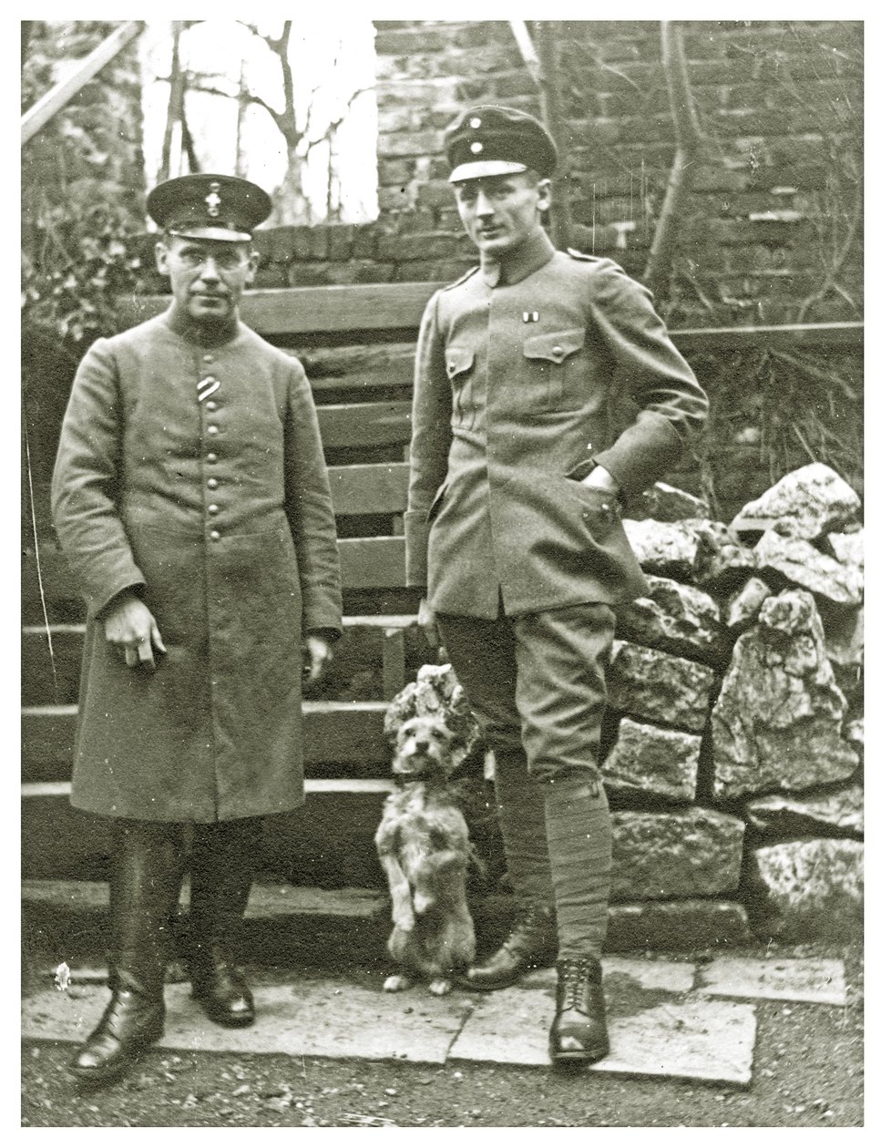 Soldados austriacos o italianos con un perro, febrero de 1918 de Unbekannt