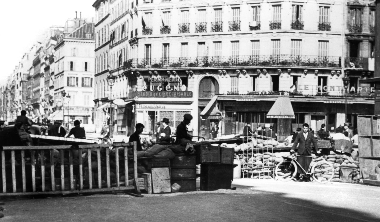Barricada en la Rue de Chateaudun, liberación de París, agosto de 1944 de Unbekannt