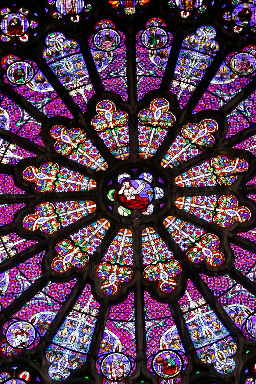 Basílica de San Denis, transepto norte, vidriera (un detalle), rosetón sobre la puerta central, Saint-Denis, Francia de Unbekannt