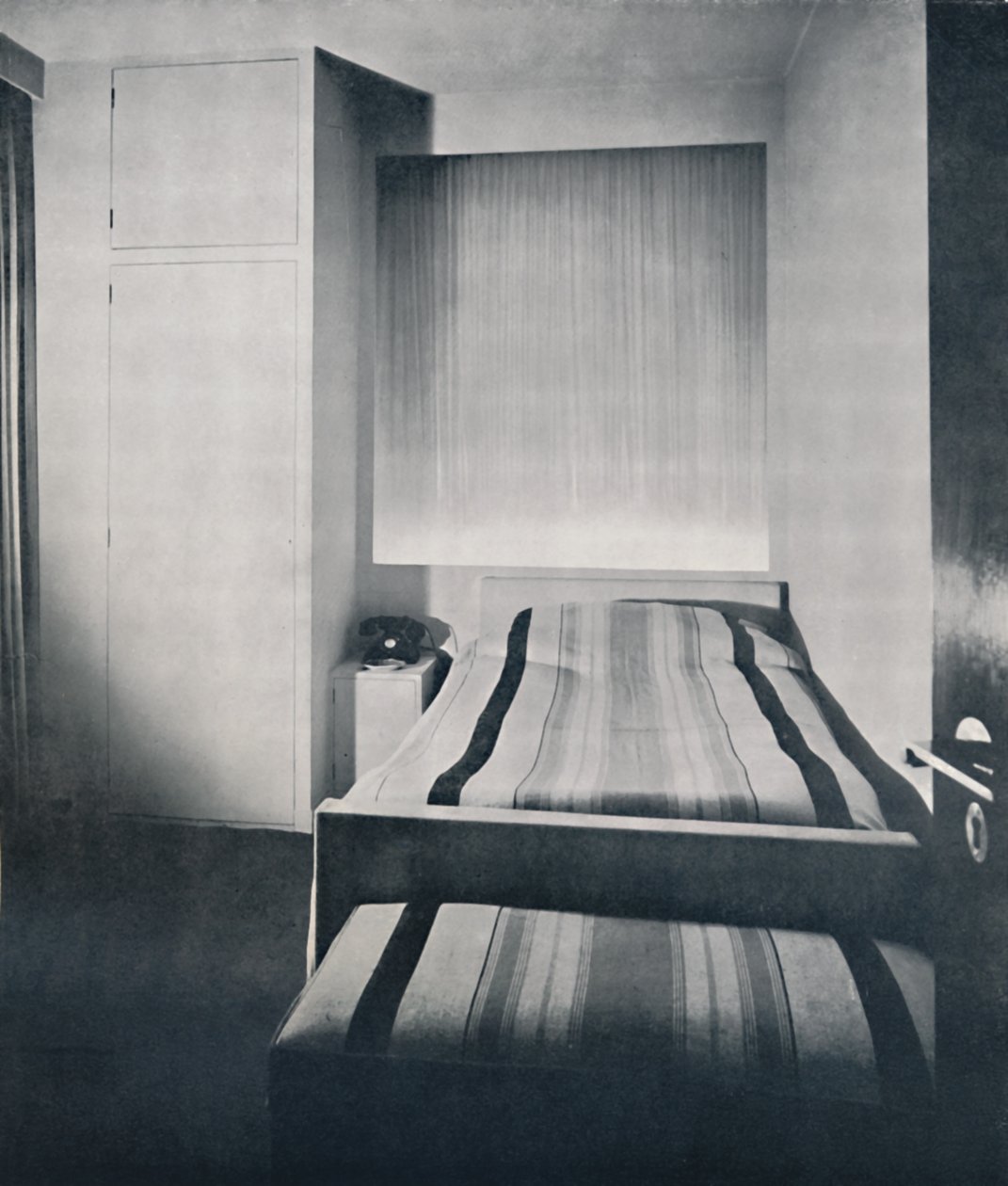 Dormitorio por Bird Iles Ltd., de Londres, 1936 de Unbekannt